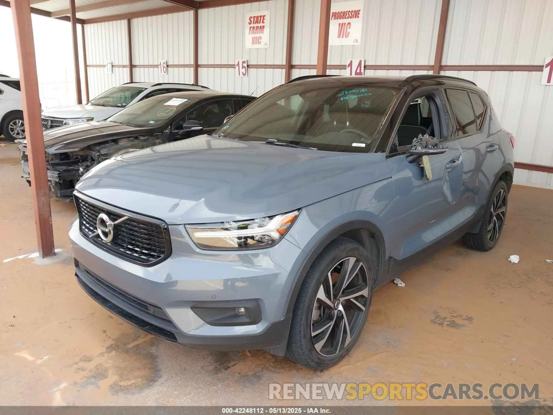 2 fotografías del automóvil dañado YV4AC2HM4N2655950 VOLVO XC40 2022