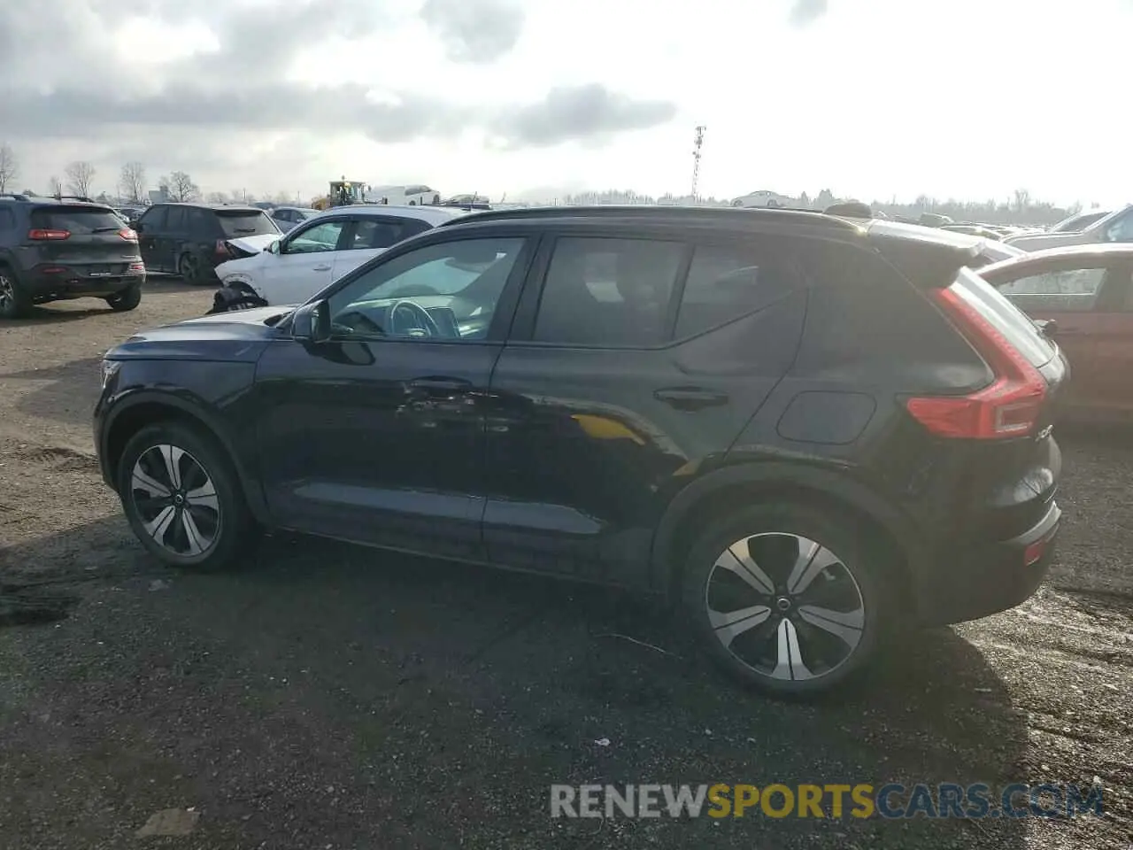 2 fotografías del automóvil dañado YV4ED3UK8P2044198 VOLVO XC40 2023