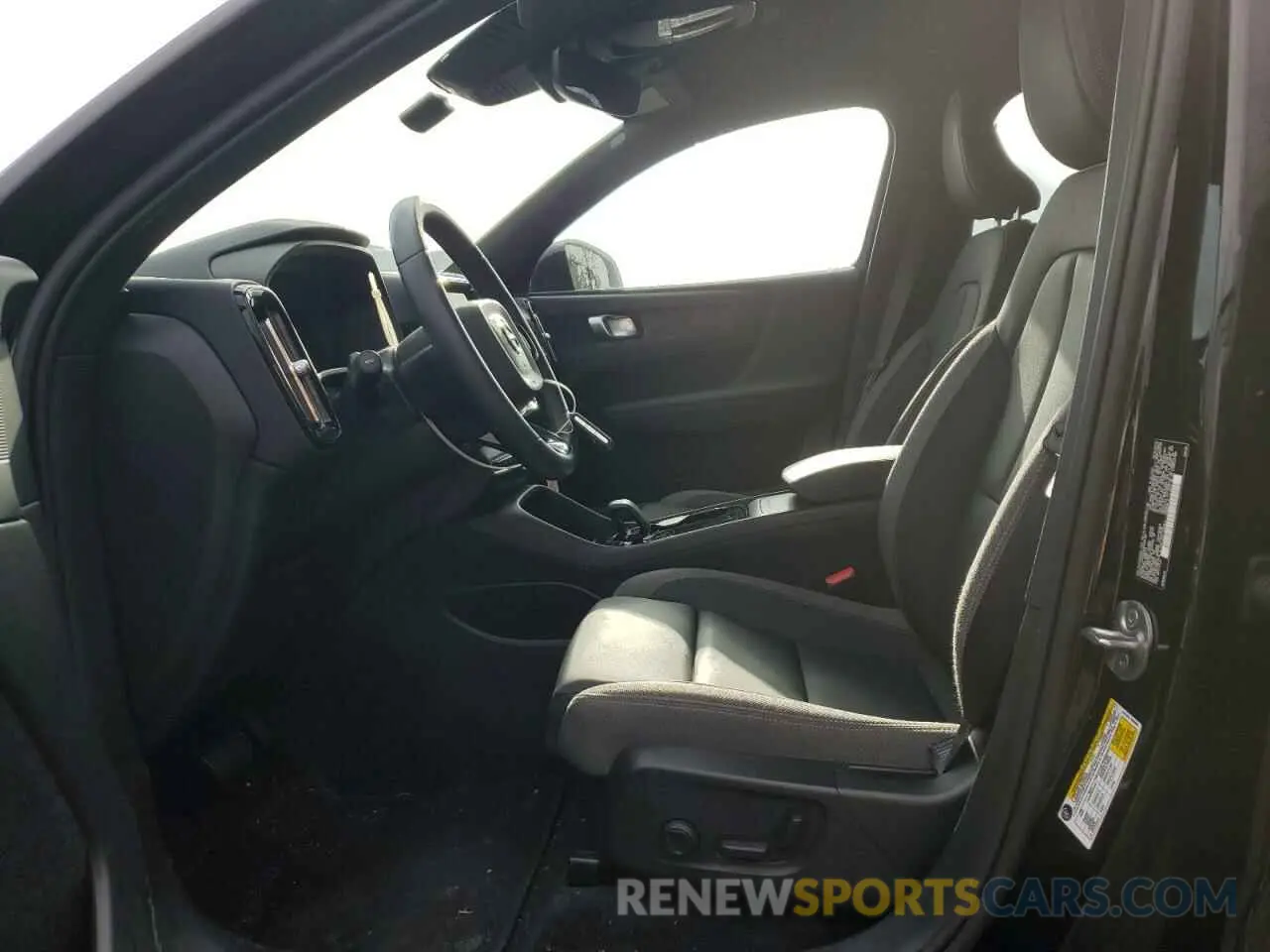 7 fotografías del automóvil dañado YV4ED3UK8P2044198 VOLVO XC40 2023
