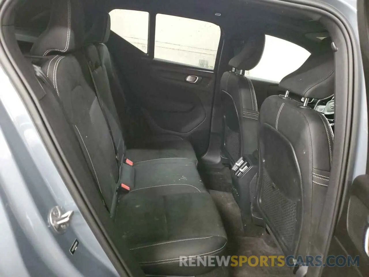 11 fotografías del automóvil dañado YV4ED3UM1P2029494 VOLVO XC40 2023