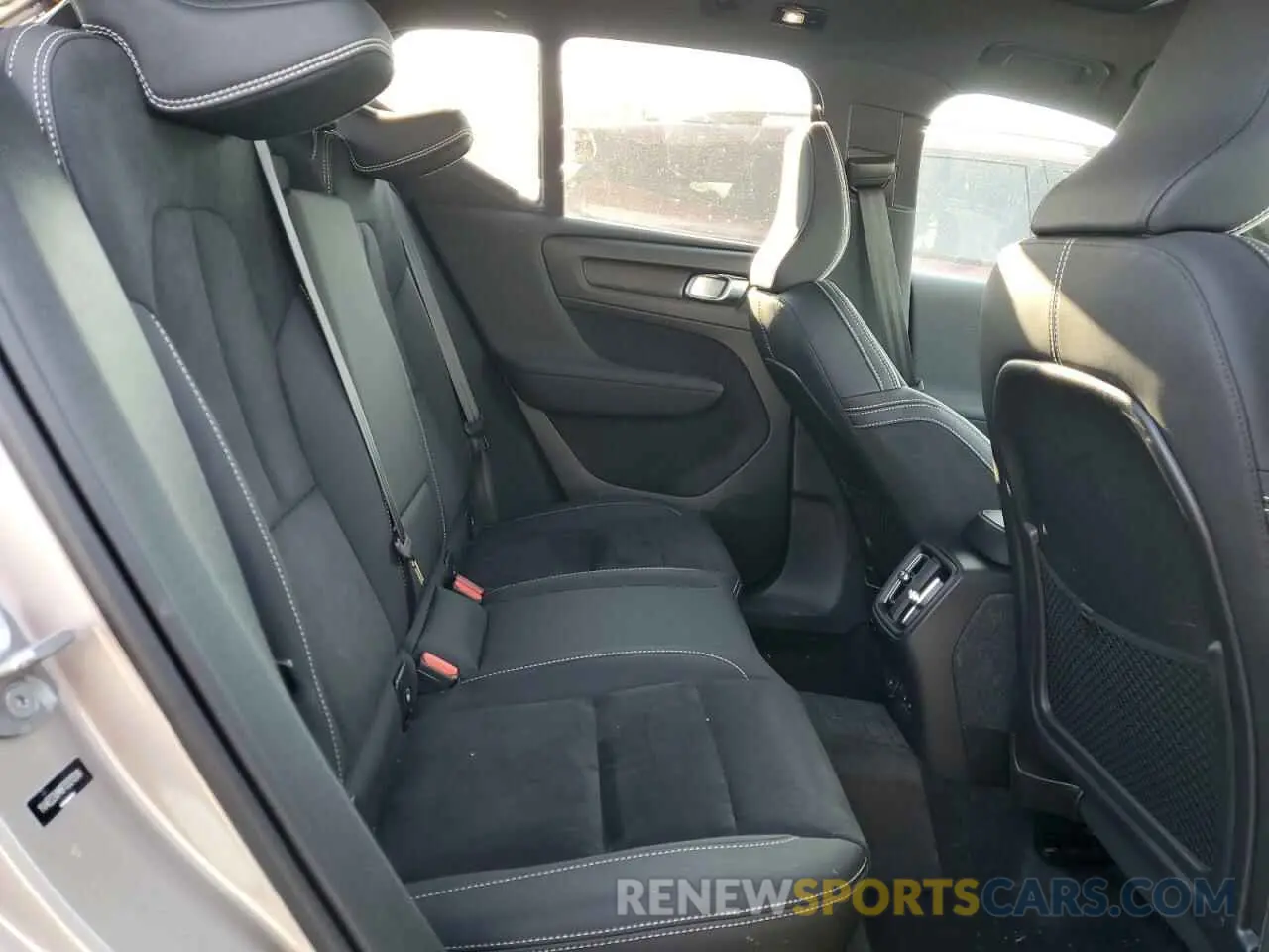 11 fotografías del automóvil dañado YV4ED3UM6P2031208 VOLVO XC40 2023