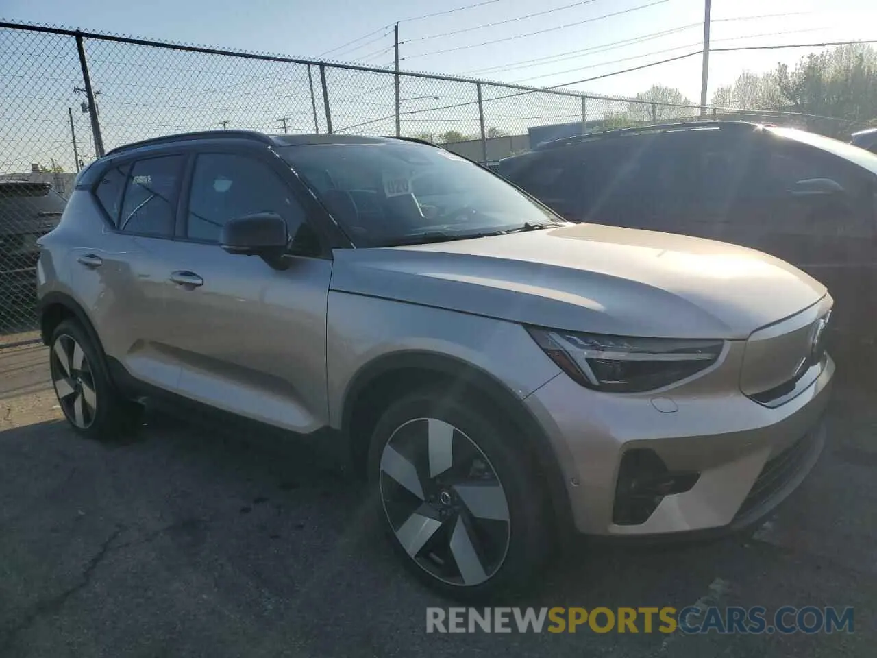 4 fotografías del automóvil dañado YV4ED3UM6P2031208 VOLVO XC40 2023