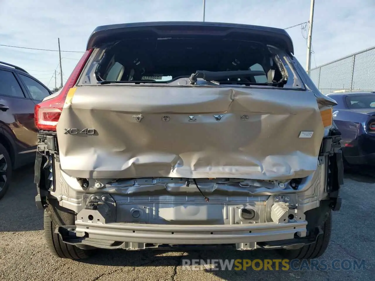6 fotografías del automóvil dañado YV4ED3UM6P2031208 VOLVO XC40 2023