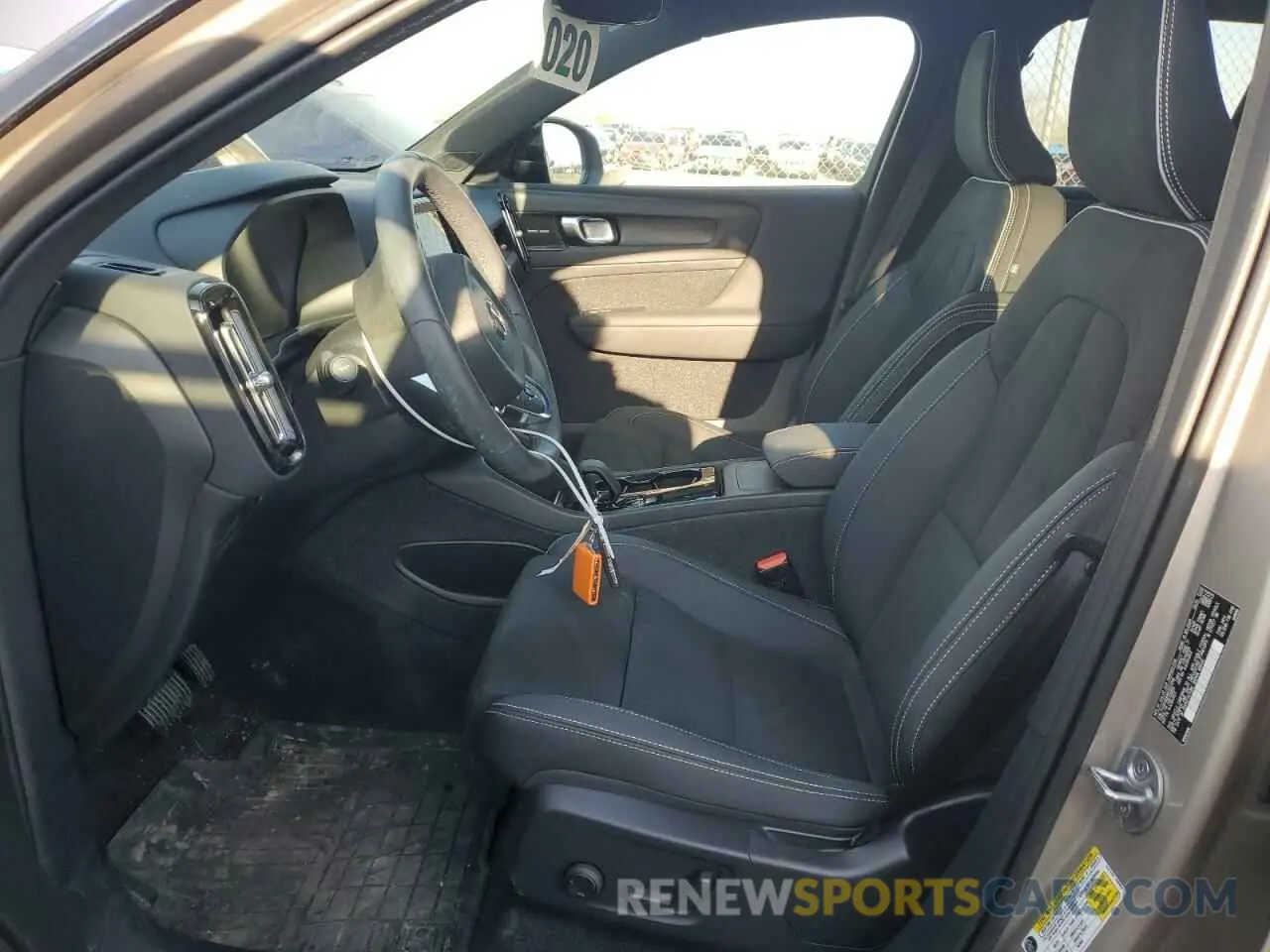7 fotografías del automóvil dañado YV4ED3UM6P2031208 VOLVO XC40 2023