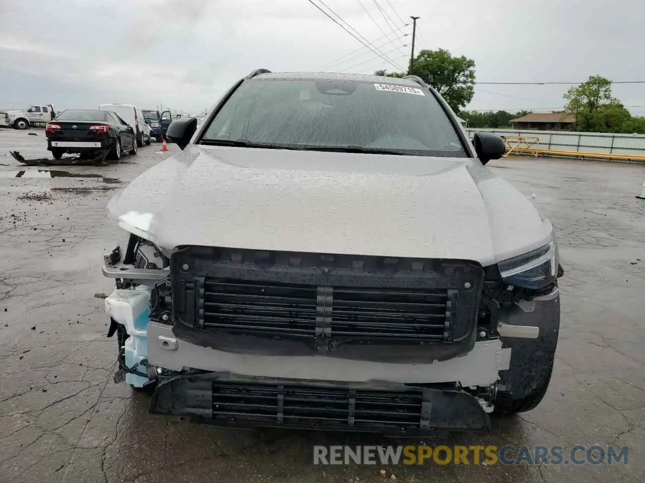5 fotografías del automóvil dañado YV4ED3UM7P2946892 VOLVO XC40 2023