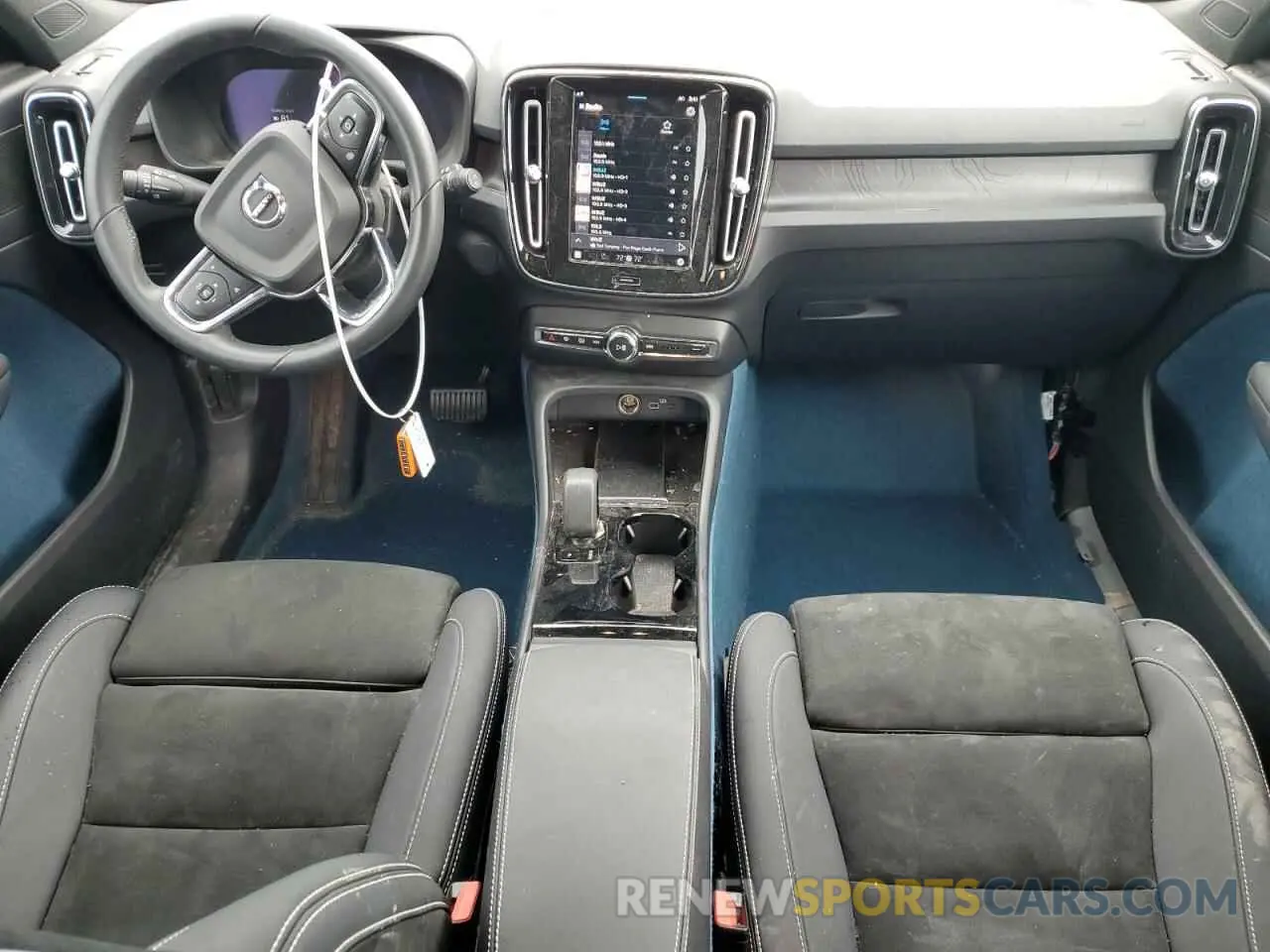 8 fotografías del automóvil dañado YV4ED3UM7P2946892 VOLVO XC40 2023