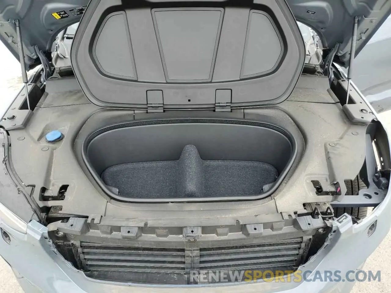 12 fotografías del automóvil dañado YV4ED3UM8P2961627 VOLVO XC40 2023