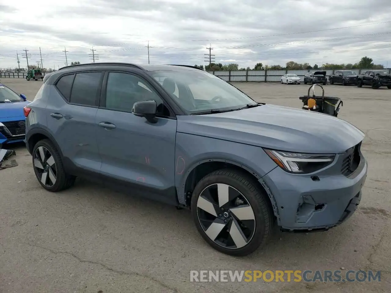 4 fotografías del automóvil dañado YV4ED3UM8P2961627 VOLVO XC40 2023