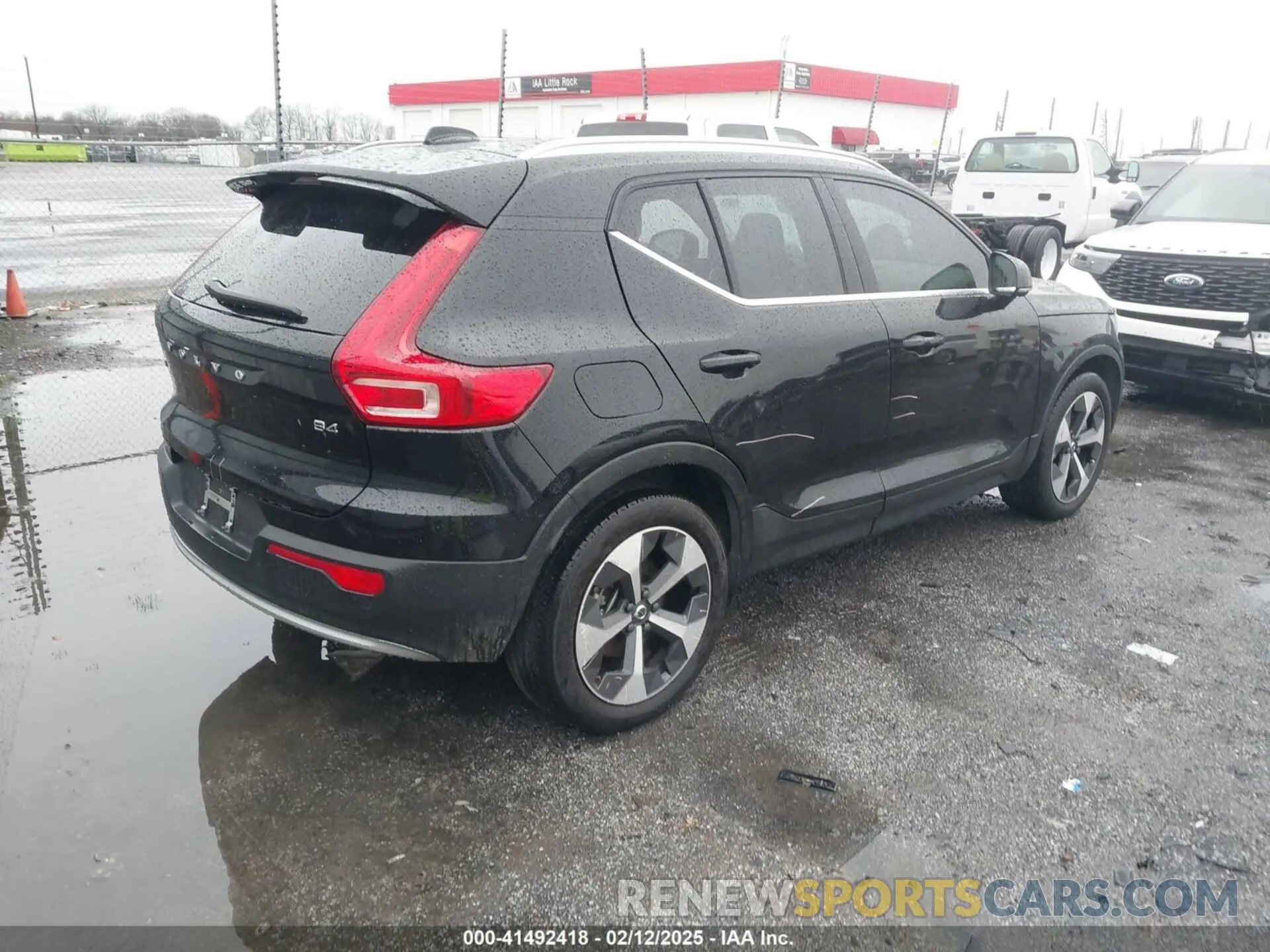 4 fotografías del automóvil dañado YV4K92HN3P2974545 VOLVO XC40 2023