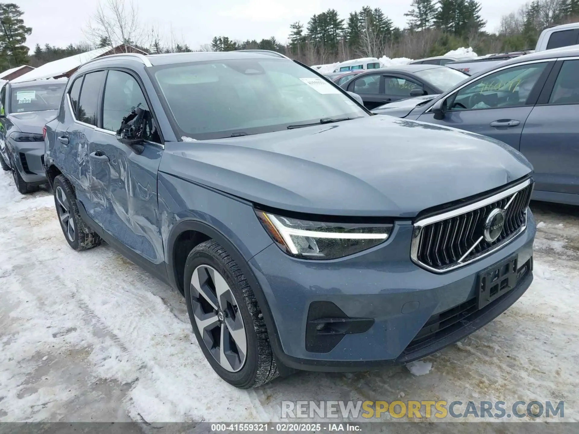 13 fotografías del automóvil dañado YV4L12UN4P2989427 VOLVO XC40 2023