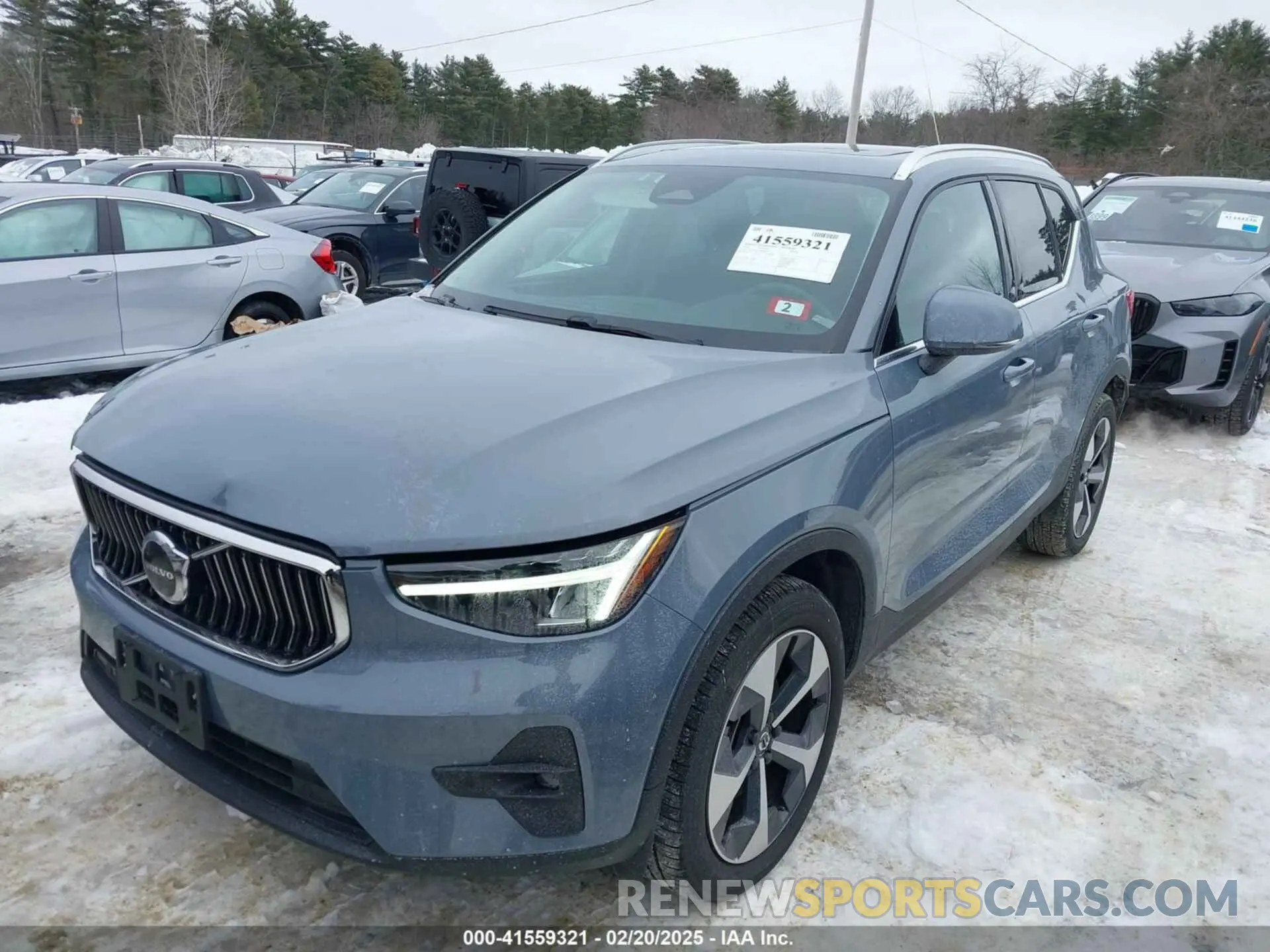 2 fotografías del automóvil dañado YV4L12UN4P2989427 VOLVO XC40 2023