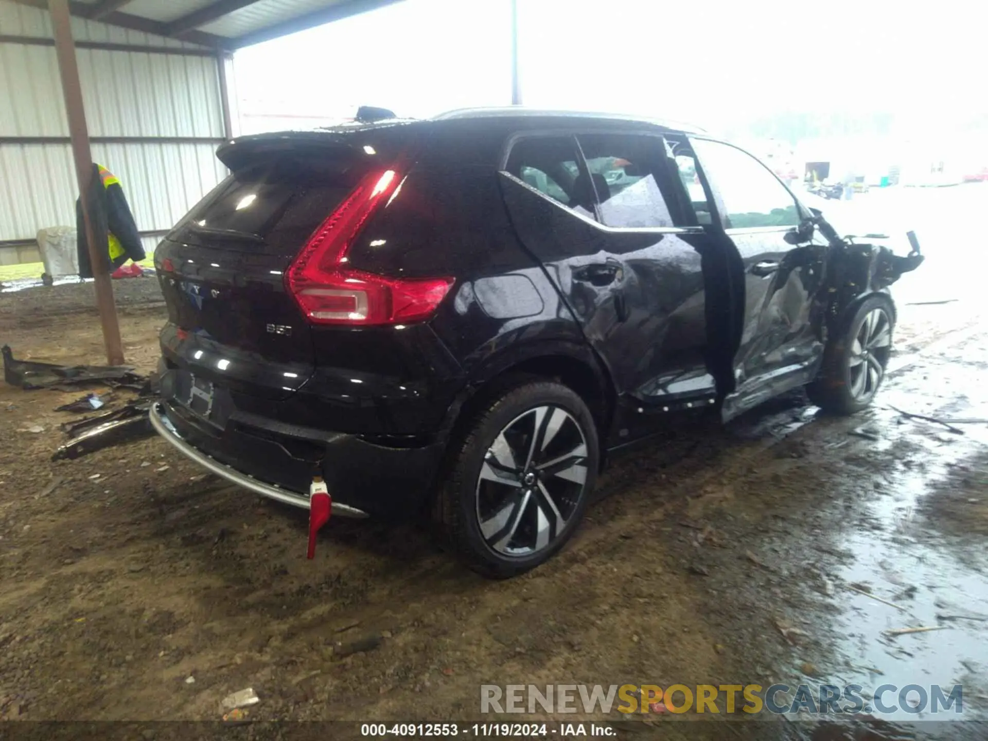4 fotografías del automóvil dañado YV4L12UN6P2088821 VOLVO XC40 2023