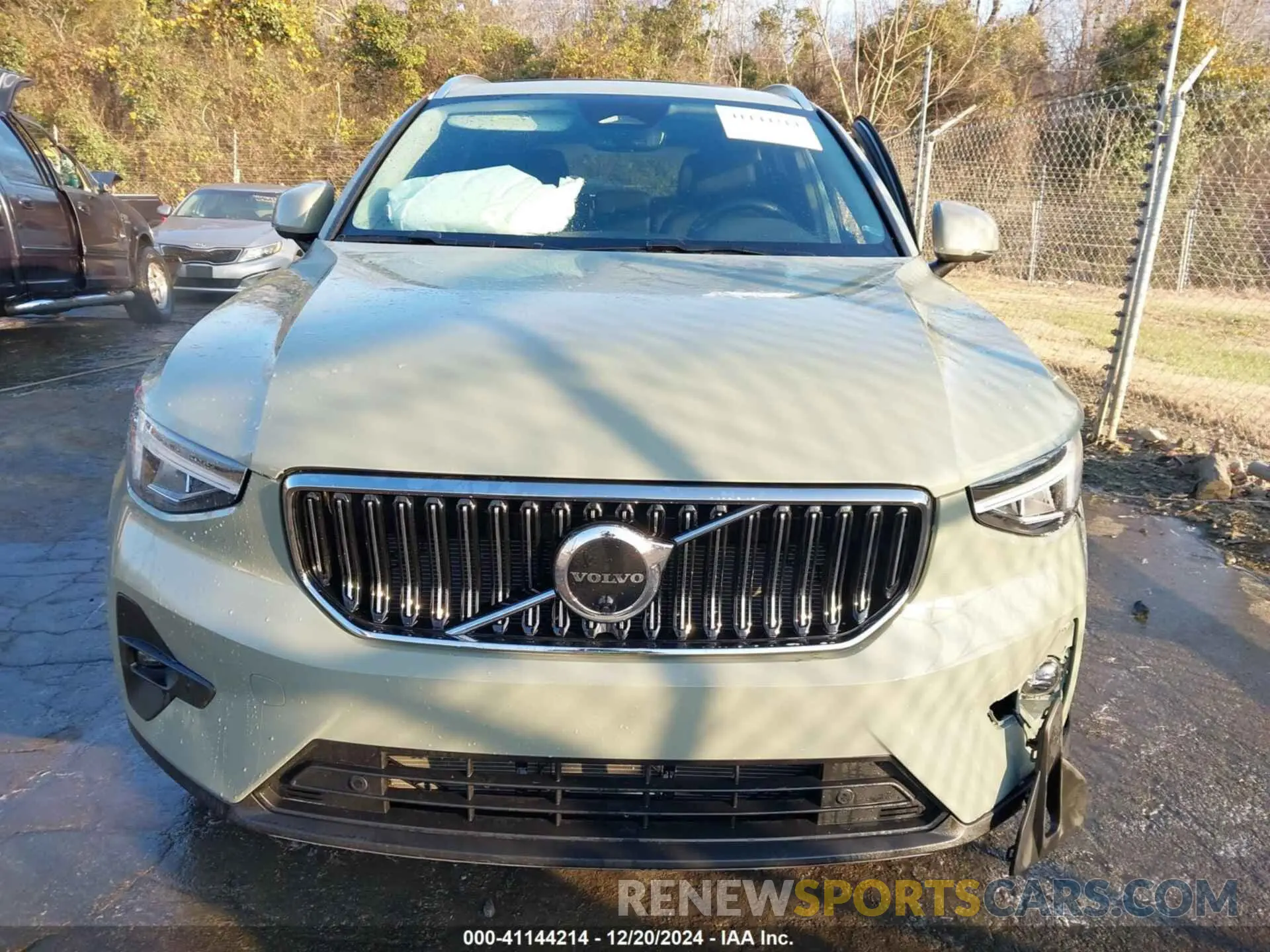 12 fotografías del automóvil dañado YV4L12UN9P2029097 VOLVO XC40 2023
