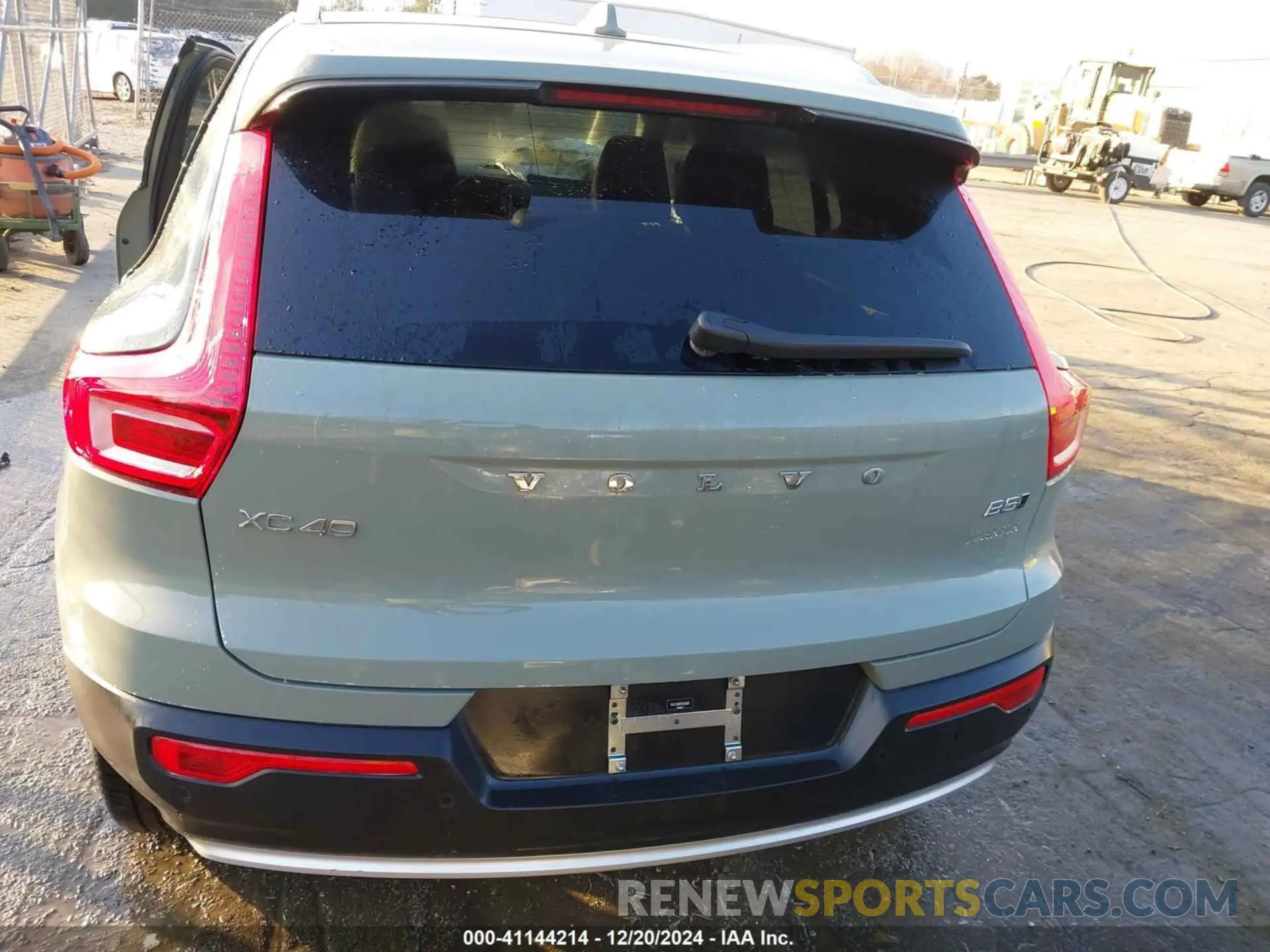16 fotografías del automóvil dañado YV4L12UN9P2029097 VOLVO XC40 2023