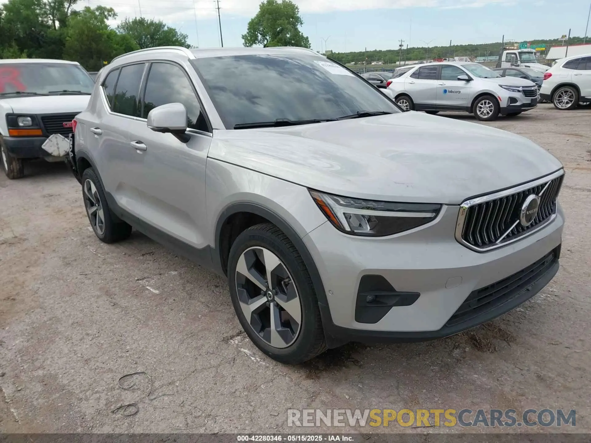 1 fotografías del automóvil dañado YV4L12UN9P2927523 VOLVO XC40 2023
