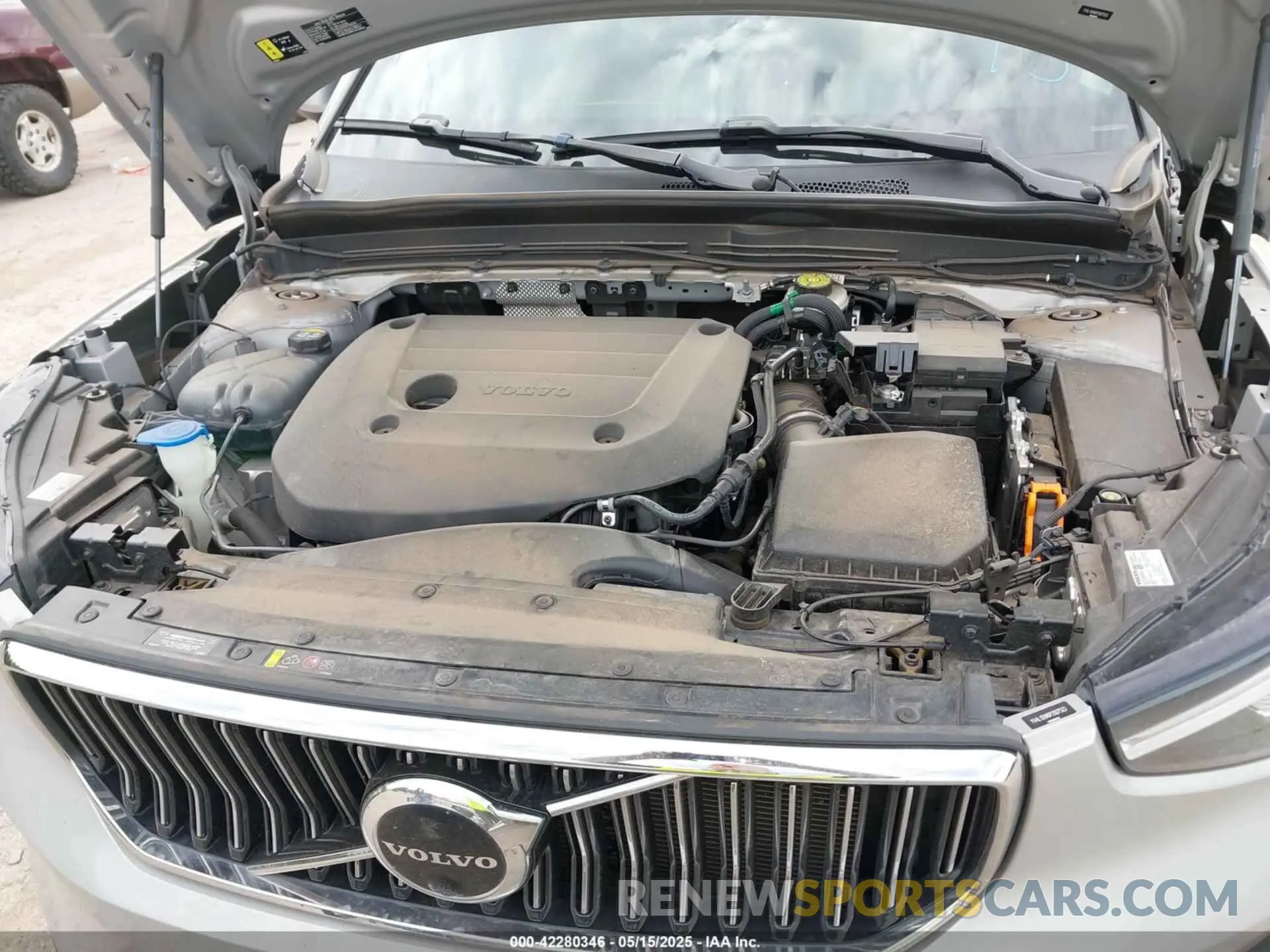 10 fotografías del automóvil dañado YV4L12UN9P2927523 VOLVO XC40 2023