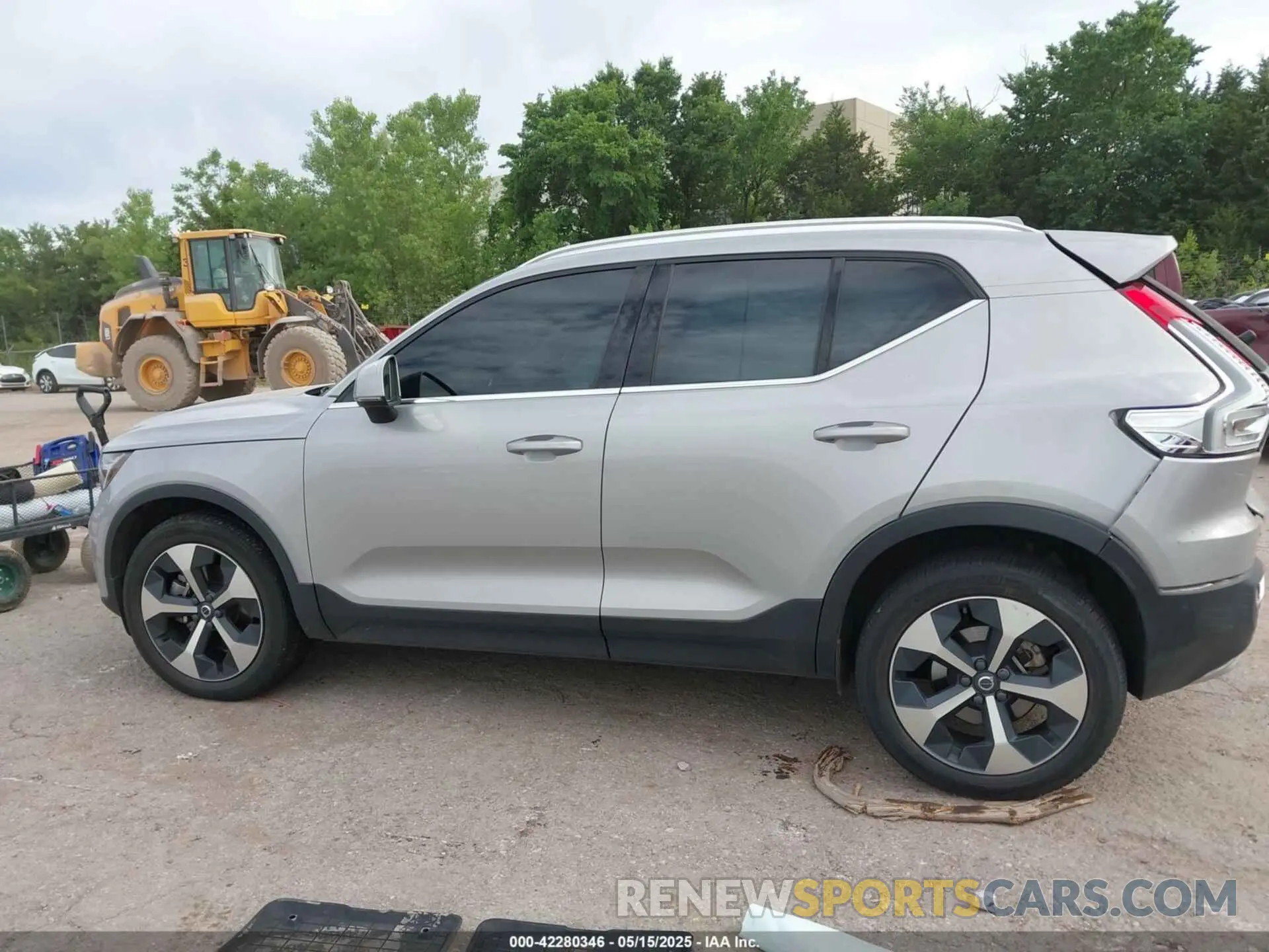 14 fotografías del automóvil dañado YV4L12UN9P2927523 VOLVO XC40 2023