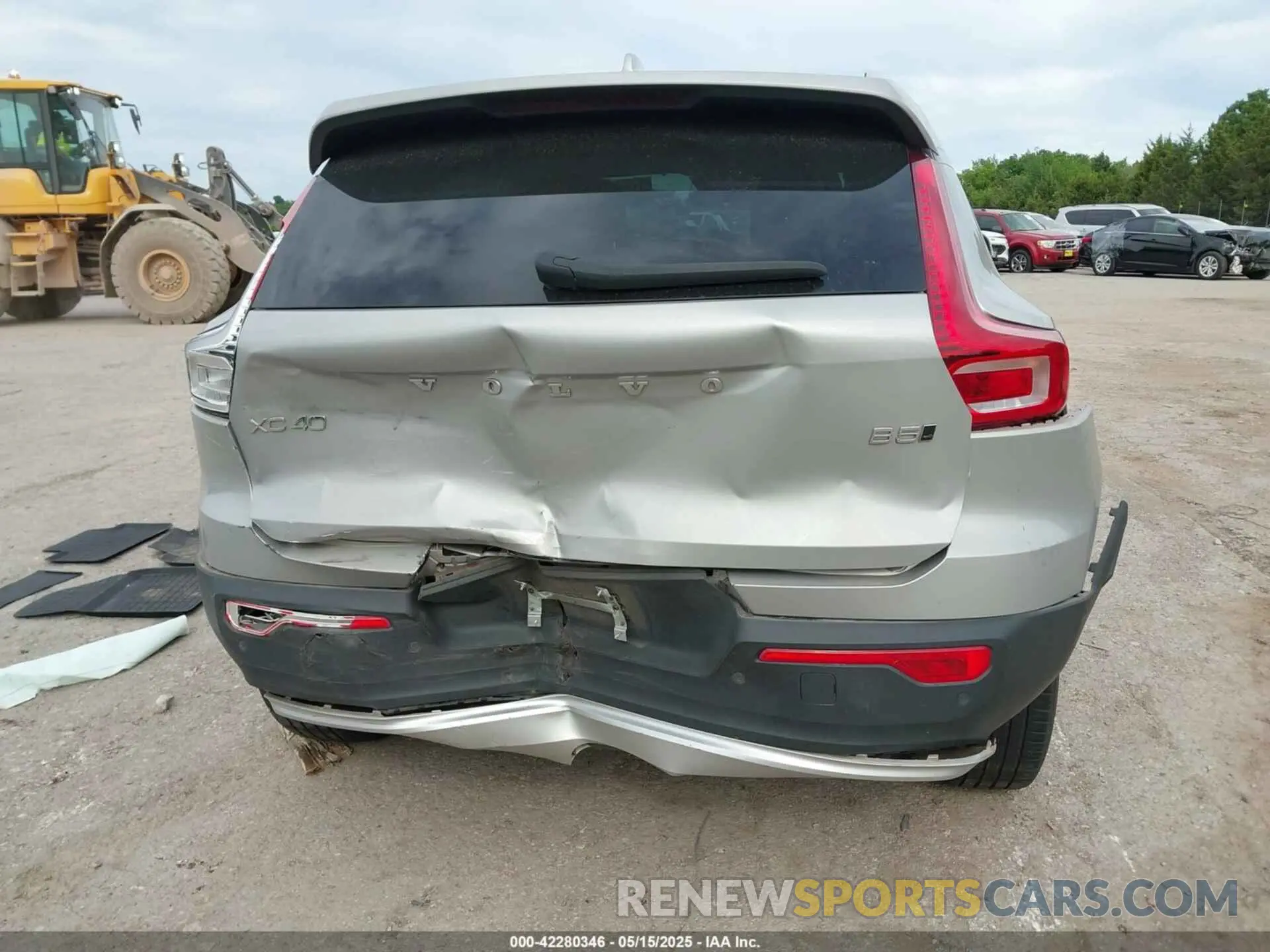 16 fotografías del automóvil dañado YV4L12UN9P2927523 VOLVO XC40 2023