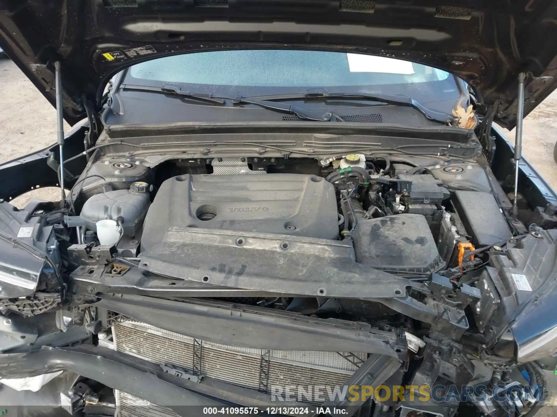 10 fotografías del automóvil dañado YV4L12UW1P2982850 VOLVO XC40 2023