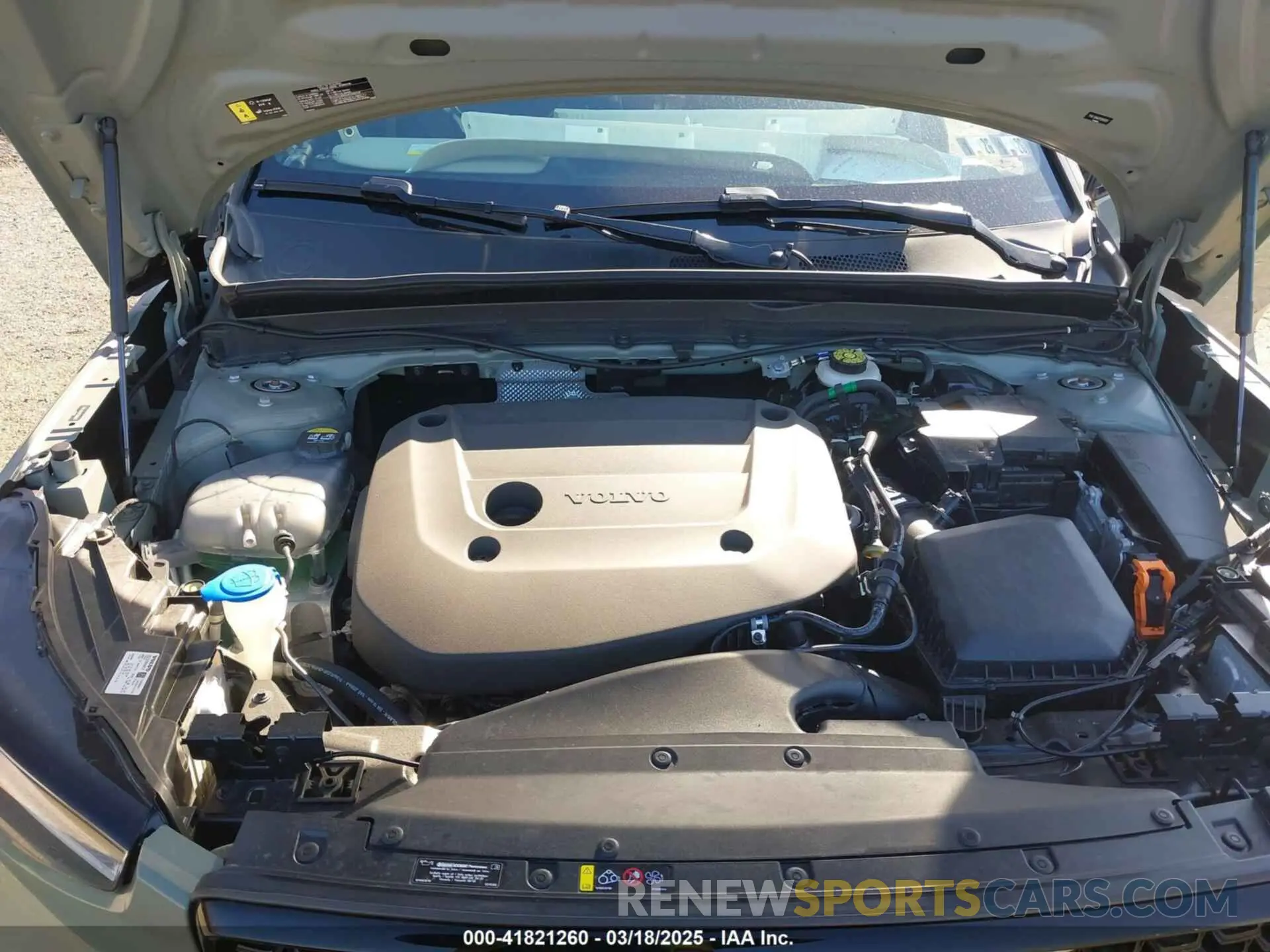 10 fotografías del automóvil dañado YV4L12UW2P2993033 VOLVO XC40 2023