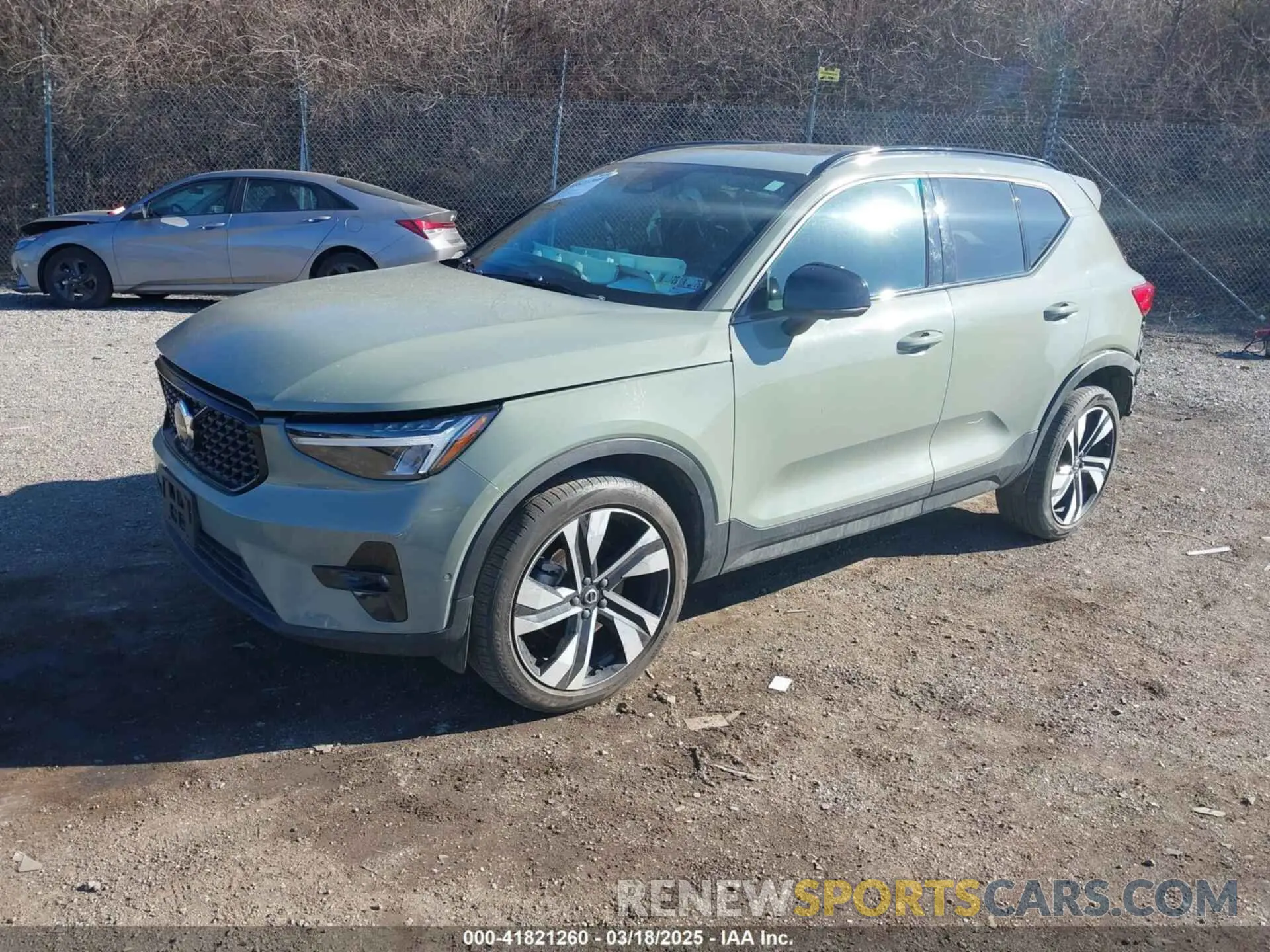 2 fotografías del automóvil dañado YV4L12UW2P2993033 VOLVO XC40 2023