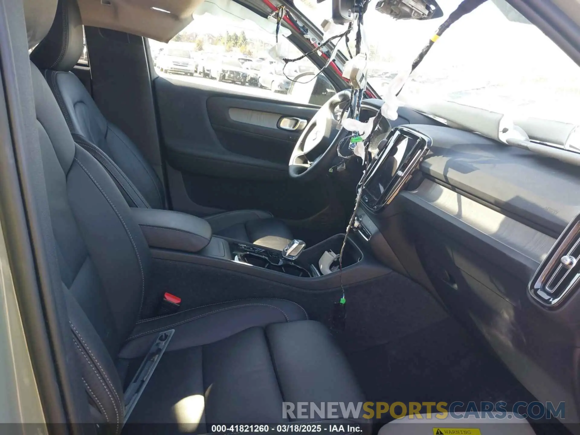 5 fotografías del automóvil dañado YV4L12UW2P2993033 VOLVO XC40 2023