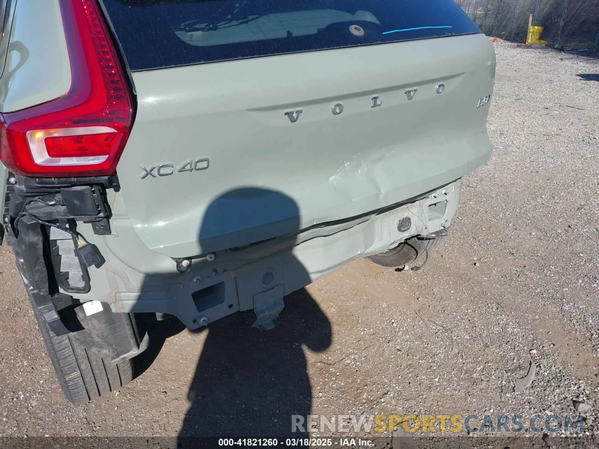 6 fotografías del automóvil dañado YV4L12UW2P2993033 VOLVO XC40 2023