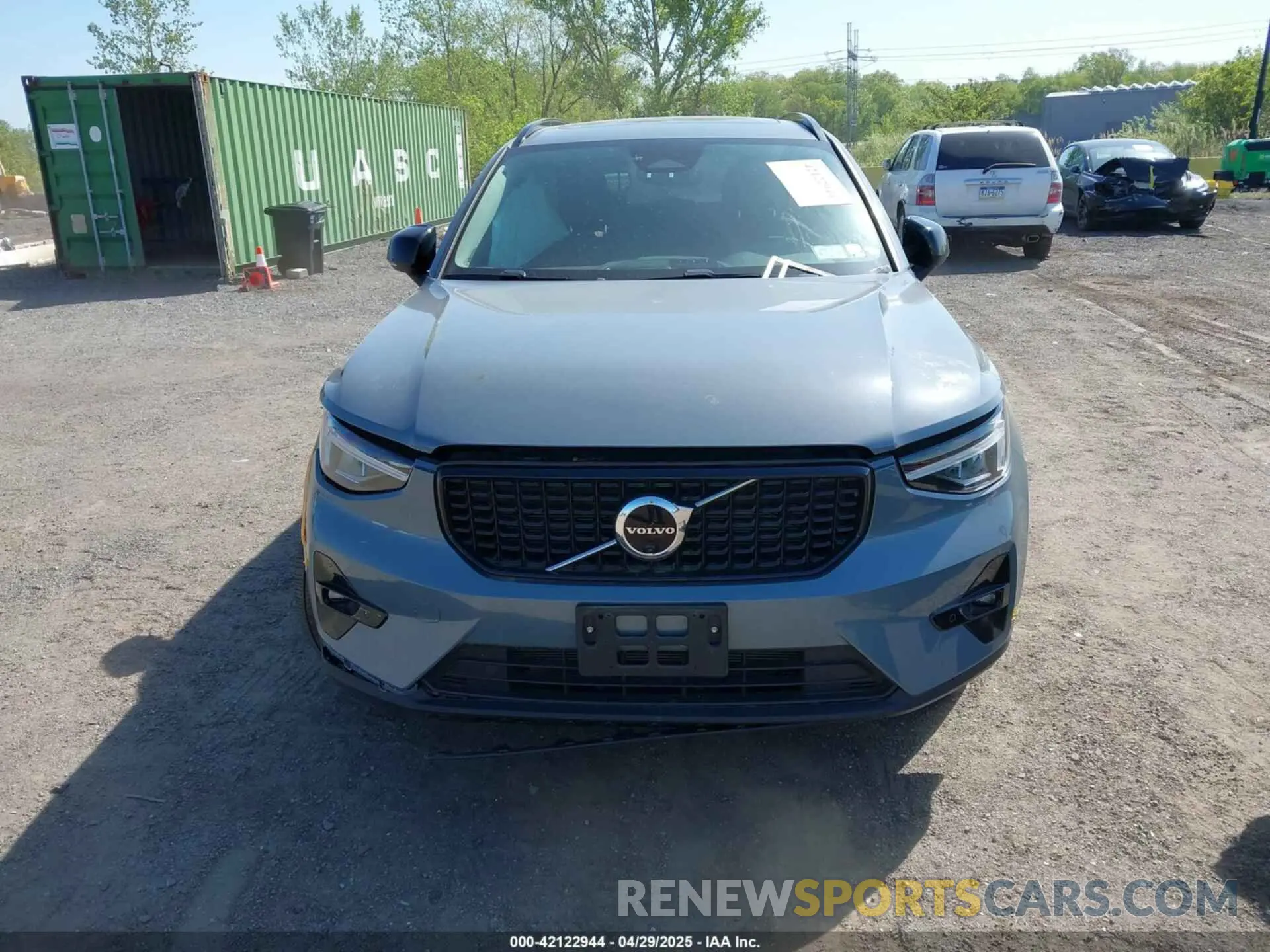 12 fotografías del automóvil dañado YV4L12UW6P2091677 VOLVO XC40 2023