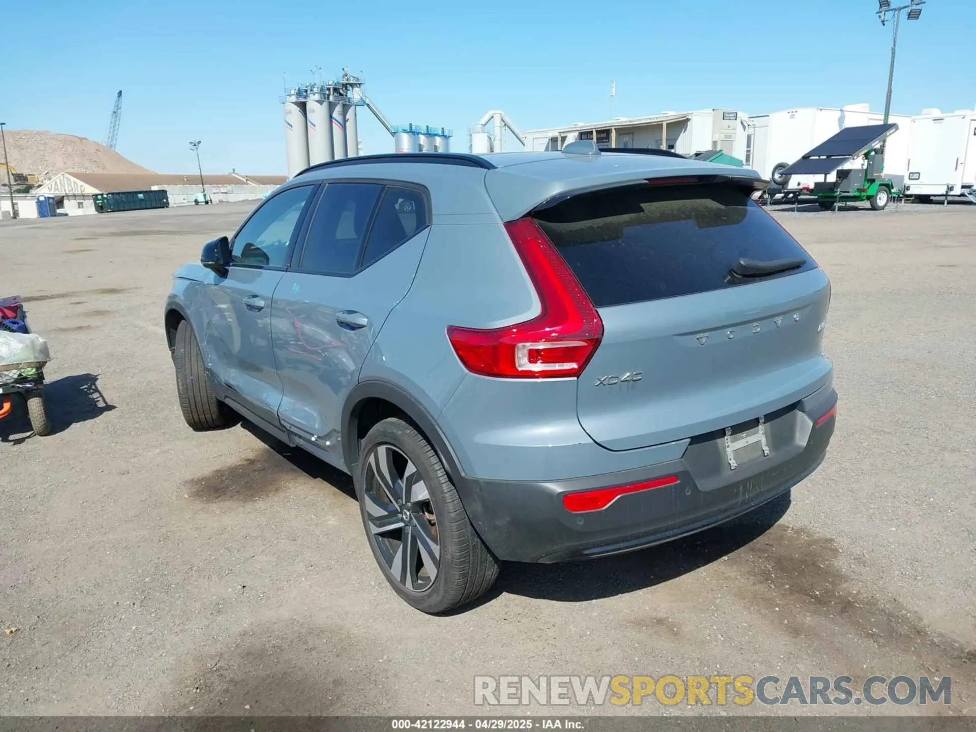 3 fotografías del automóvil dañado YV4L12UW6P2091677 VOLVO XC40 2023