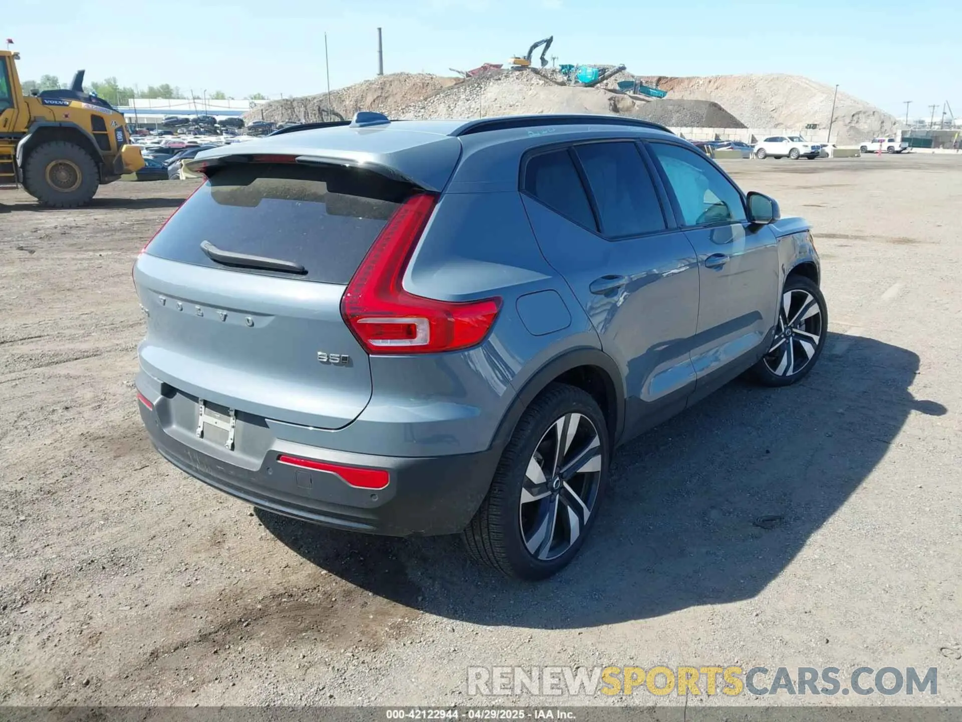 4 fotografías del automóvil dañado YV4L12UW6P2091677 VOLVO XC40 2023