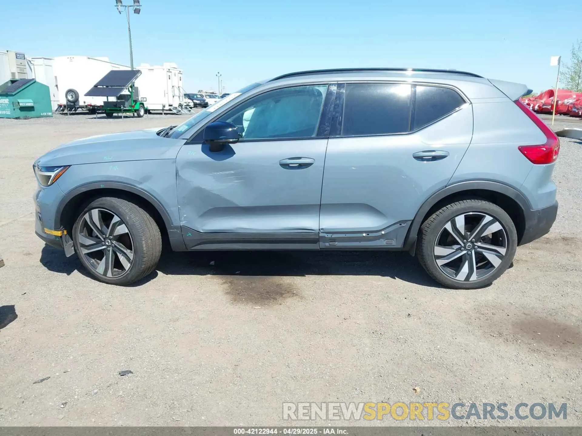 6 fotografías del automóvil dañado YV4L12UW6P2091677 VOLVO XC40 2023