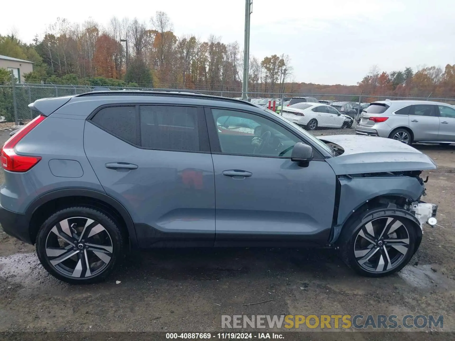 14 fotografías del automóvil dañado YV4L12UX6P2910597 VOLVO XC40 2023
