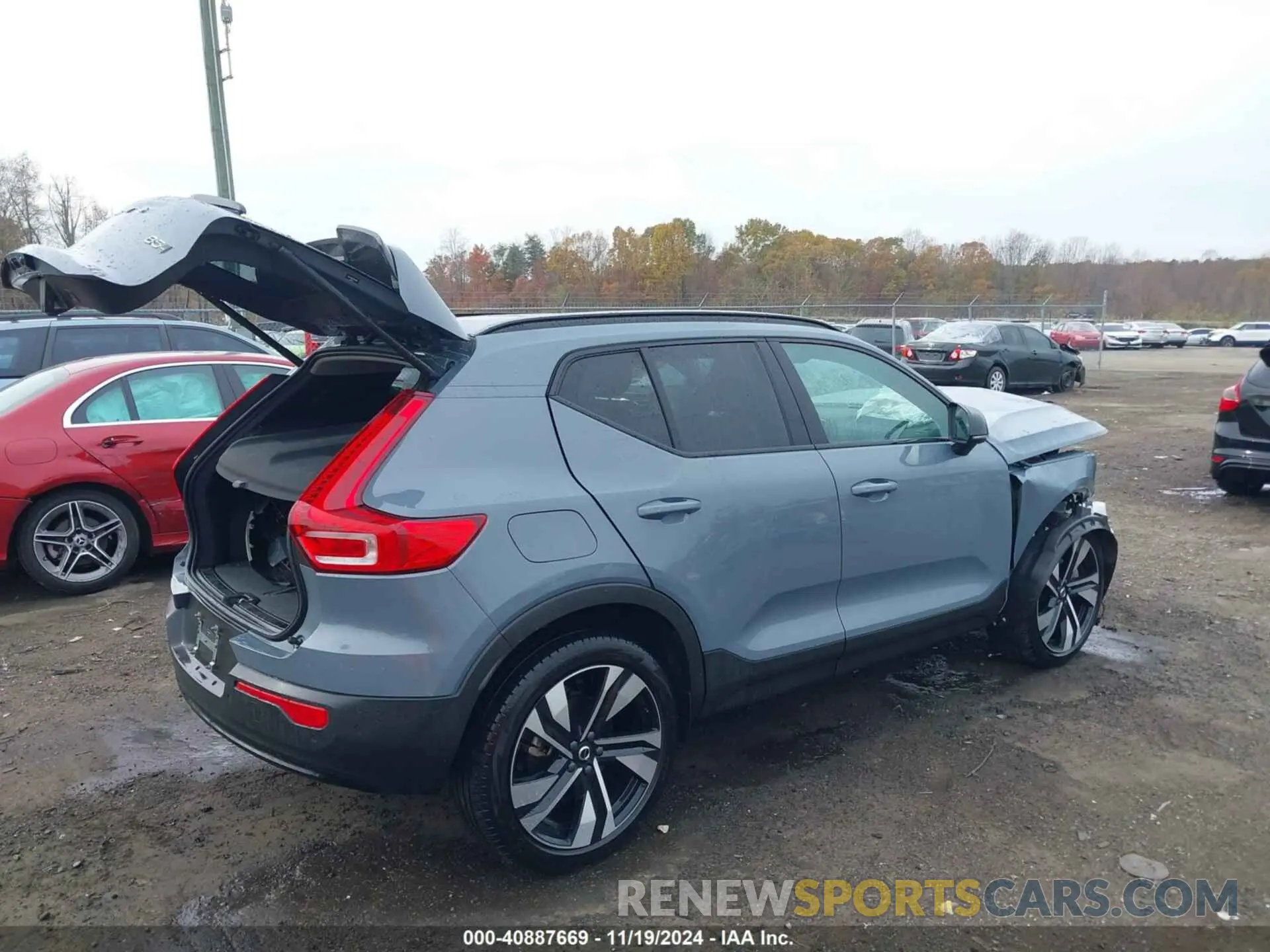 4 fotografías del automóvil dañado YV4L12UX6P2910597 VOLVO XC40 2023