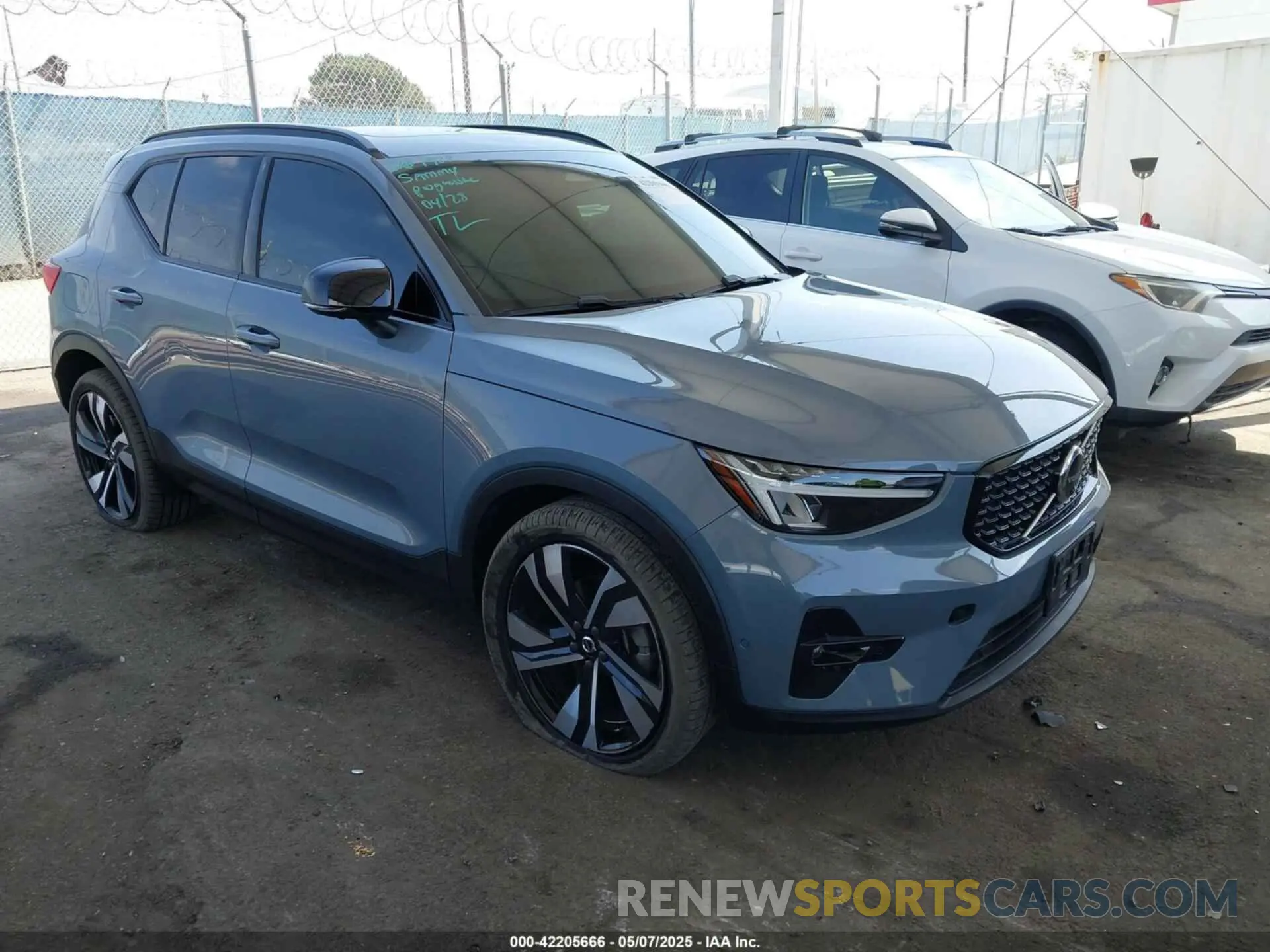 1 fotografías del automóvil dañado YV4L12UX9P2952245 VOLVO XC40 2023