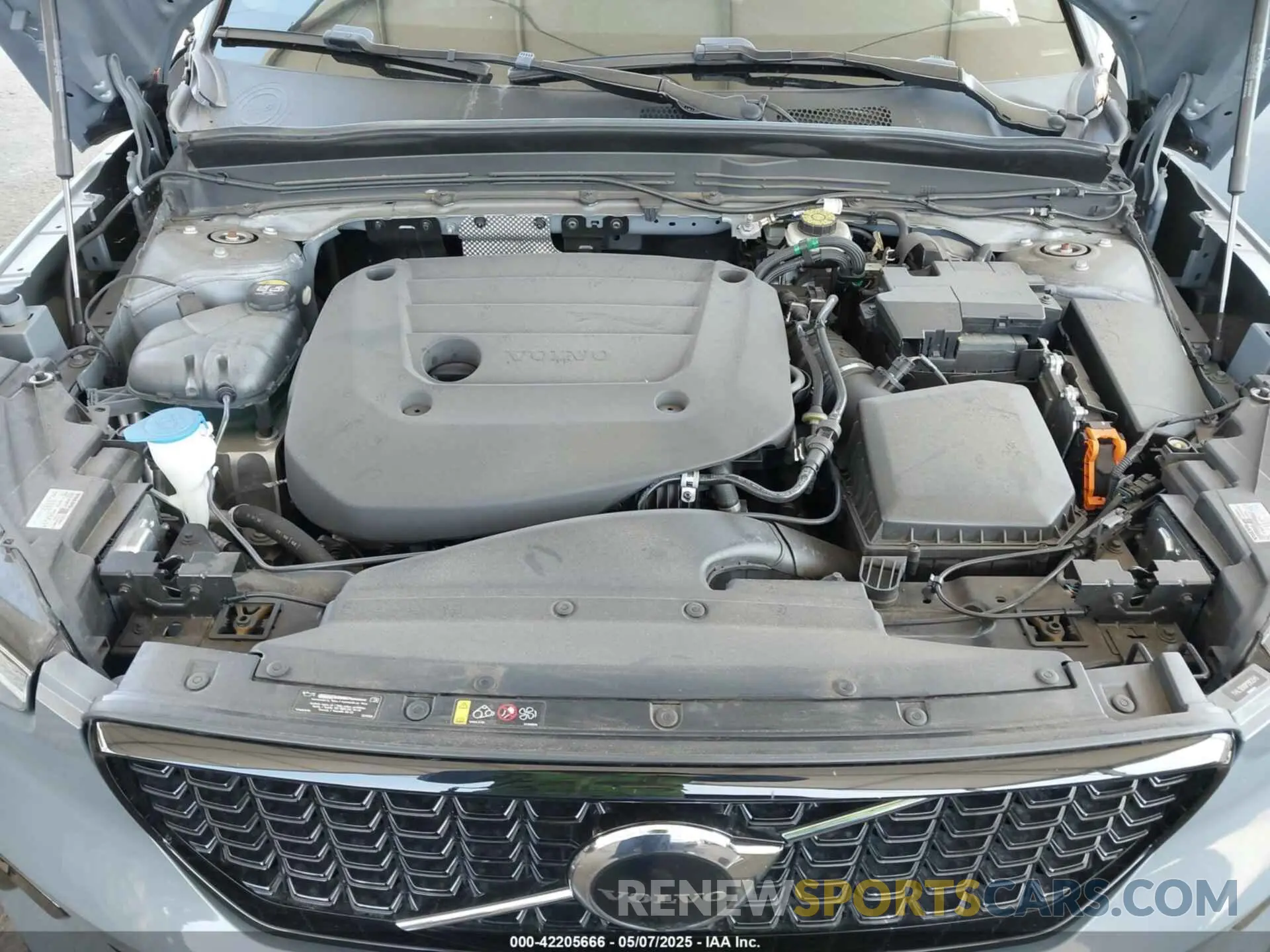 10 fotografías del automóvil dañado YV4L12UX9P2952245 VOLVO XC40 2023