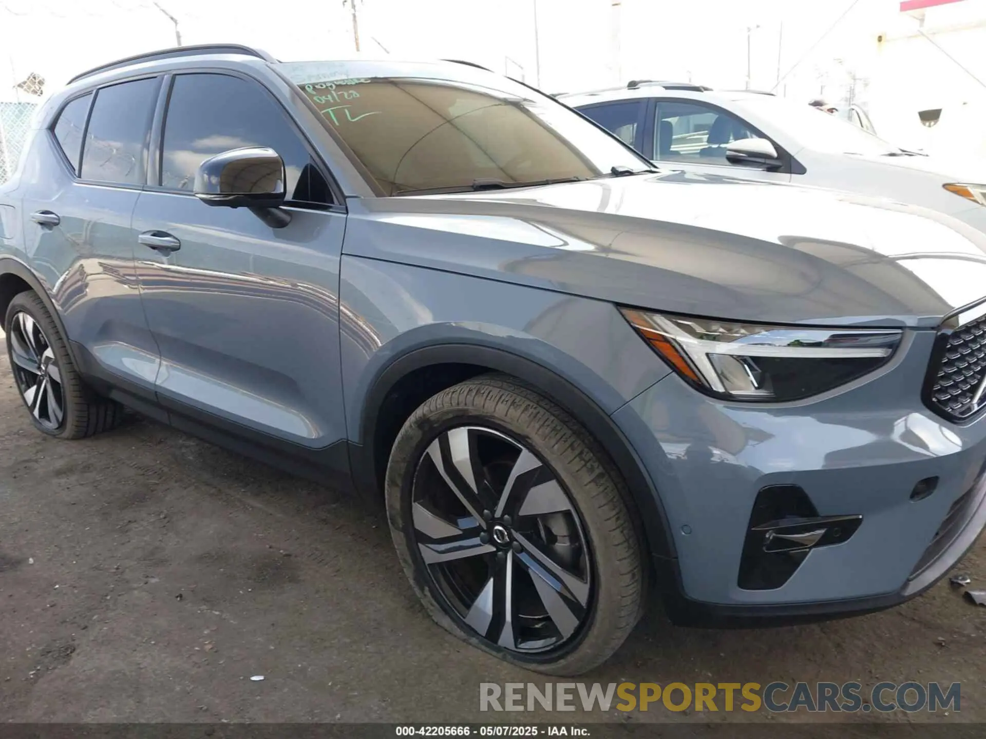 6 fotografías del automóvil dañado YV4L12UX9P2952245 VOLVO XC40 2023