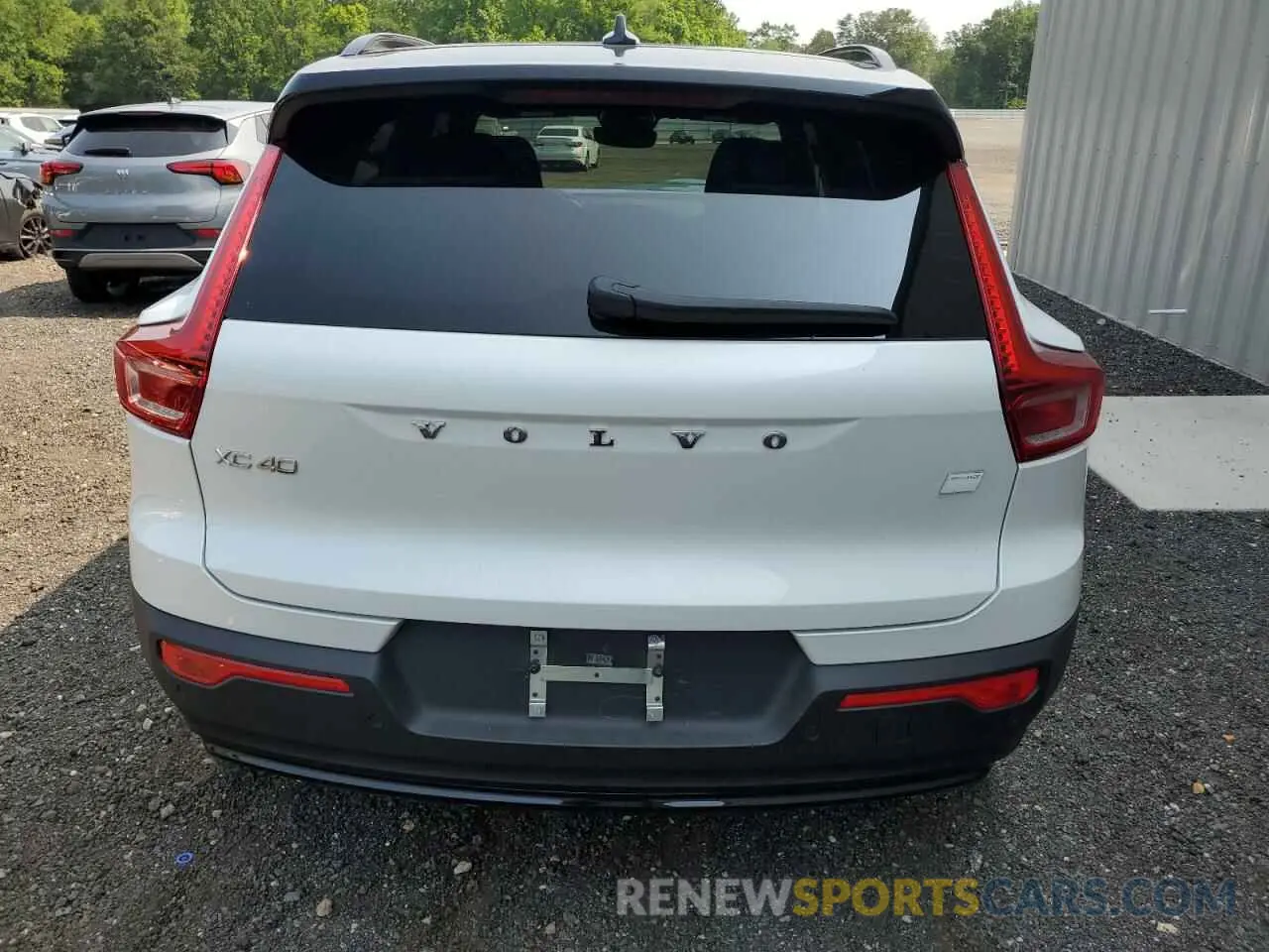 6 fotografías del automóvil dañado YV4EH3HL0R2289281 VOLVO XC40 2024