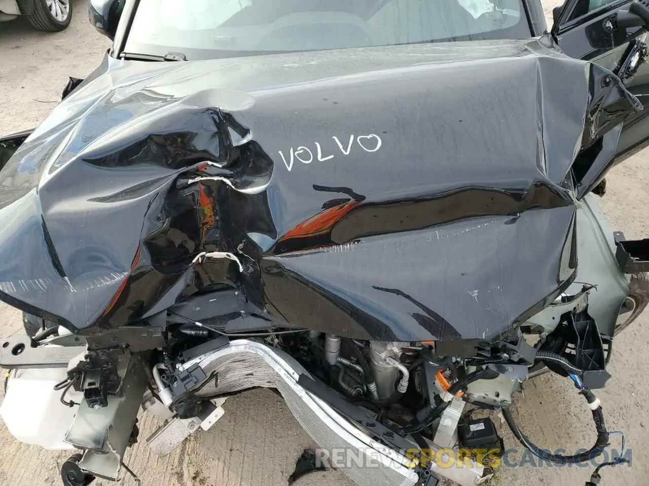 12 fotografías del automóvil dañado YV4ER3XM1R2304393 VOLVO XC40 2024