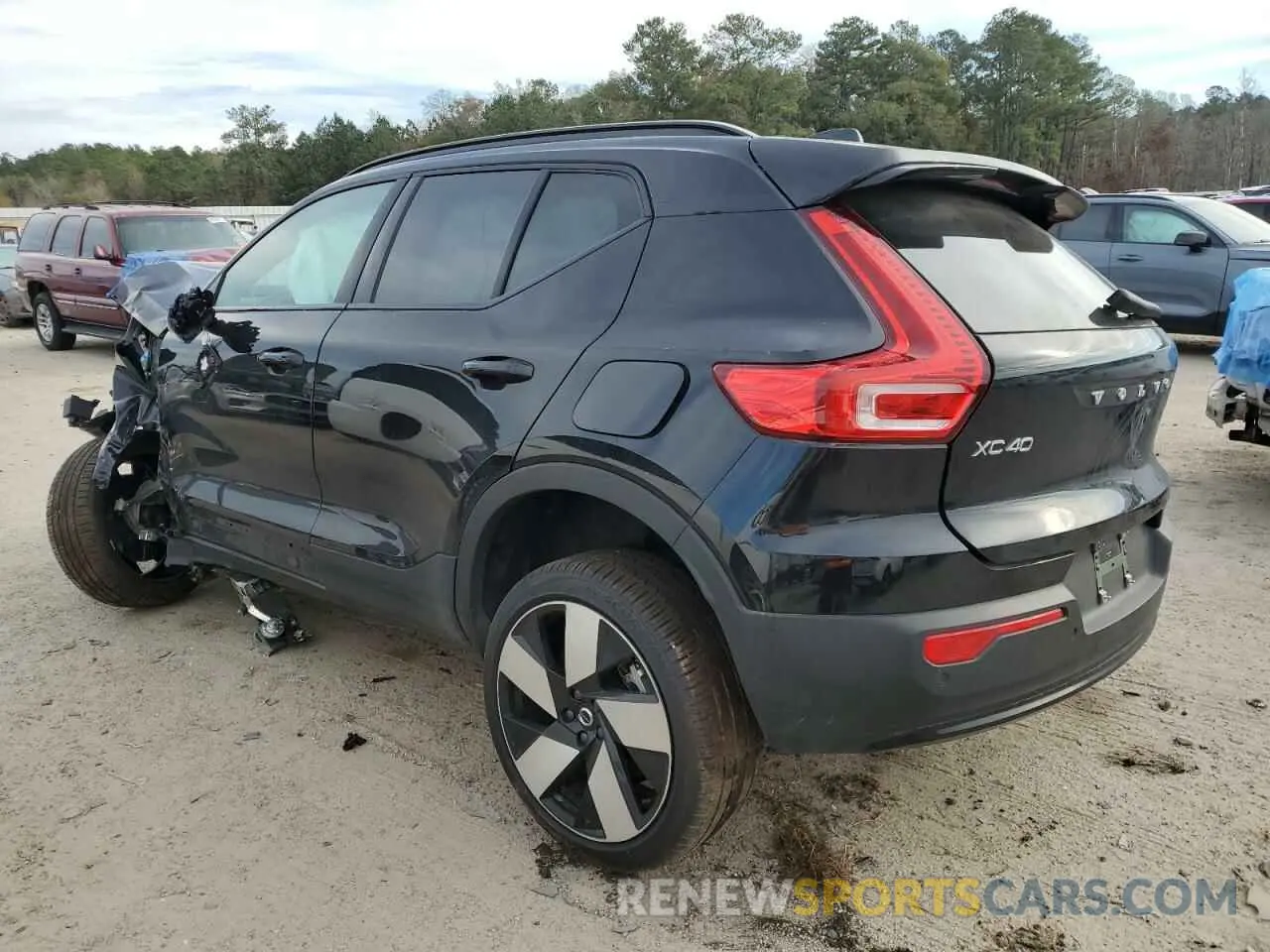 2 fotografías del automóvil dañado YV4ER3XM1R2304393 VOLVO XC40 2024