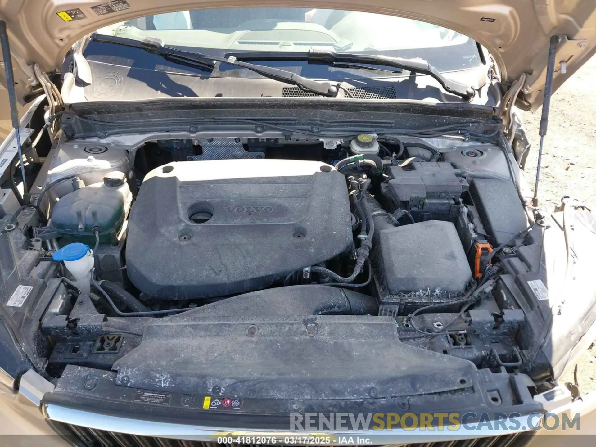 10 fotografías del automóvil dañado YV4L12UE3R2290695 VOLVO XC40 2024