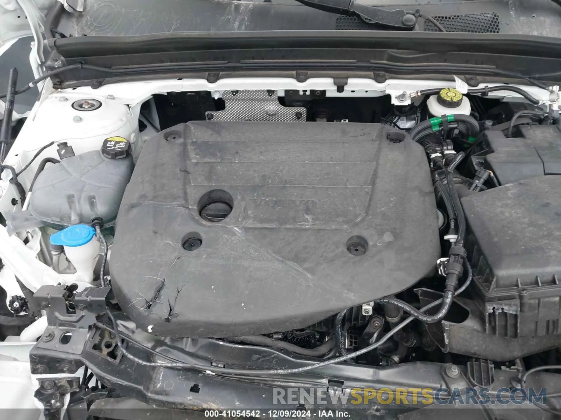 10 fotografías del automóvil dañado YV4L12UE5R2339783 VOLVO XC40 2024