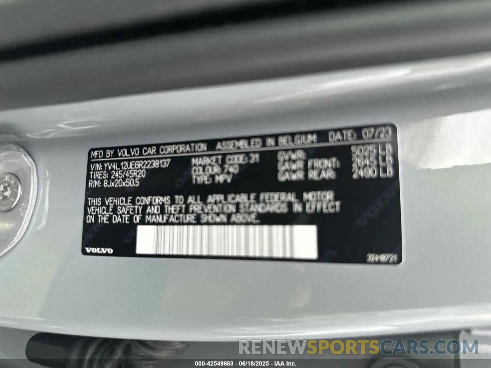 8 fotografías del automóvil dañado YV4L12UE6R2238137 VOLVO XC40 2024