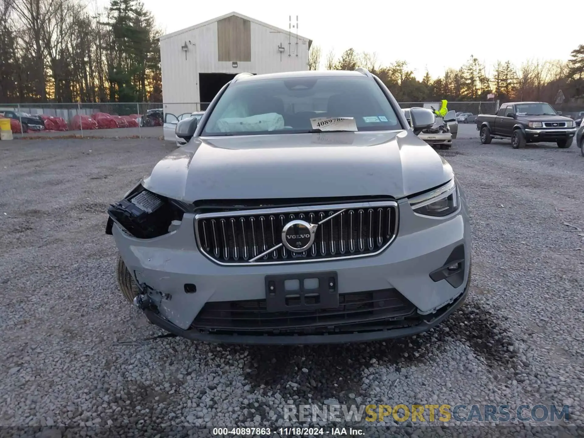12 fotografías del automóvil dañado YV4L12UF4R2300269 VOLVO XC40 2024