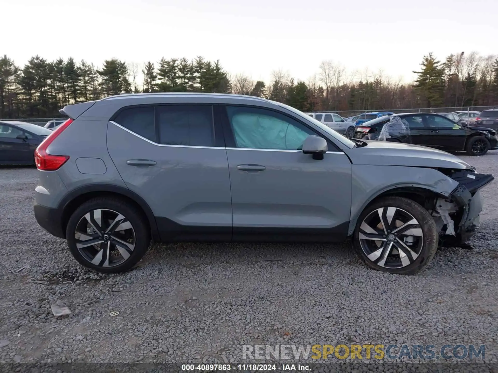13 fotografías del automóvil dañado YV4L12UF4R2300269 VOLVO XC40 2024