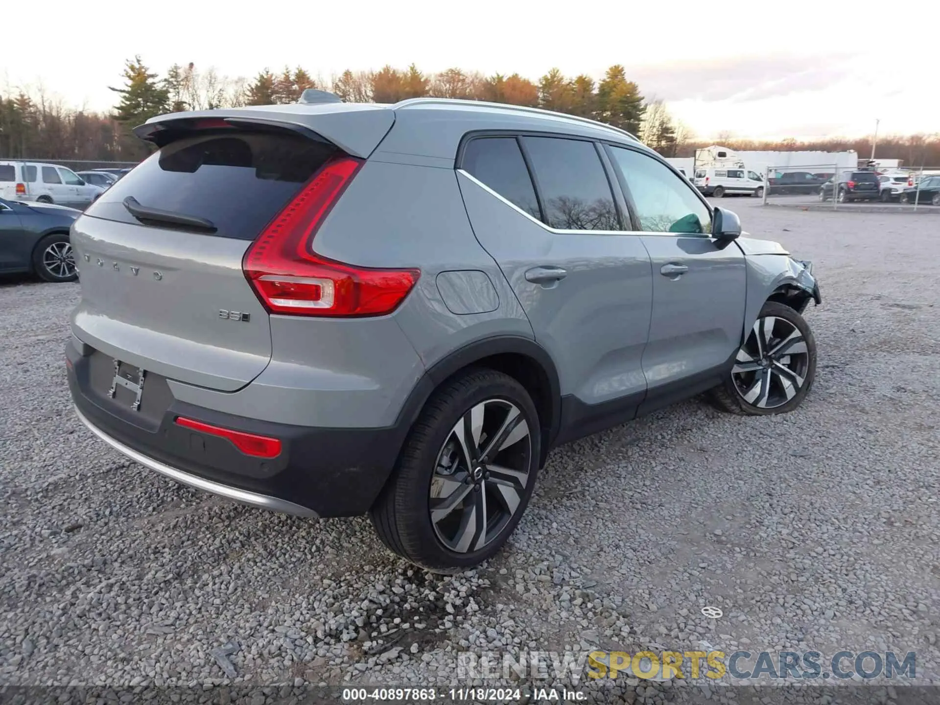 4 fotografías del automóvil dañado YV4L12UF4R2300269 VOLVO XC40 2024