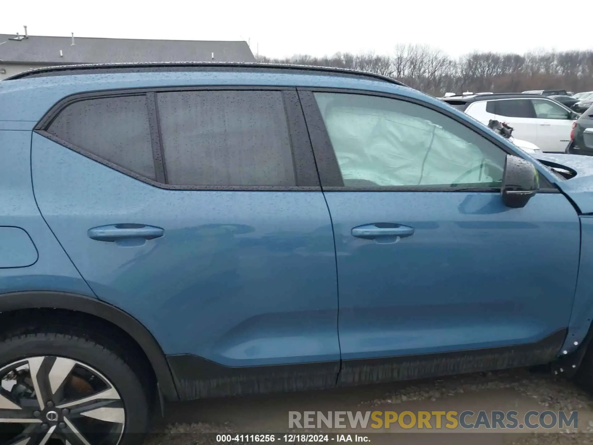 13 fotografías del automóvil dañado YV4L12UL2R2359133 VOLVO XC40 2024