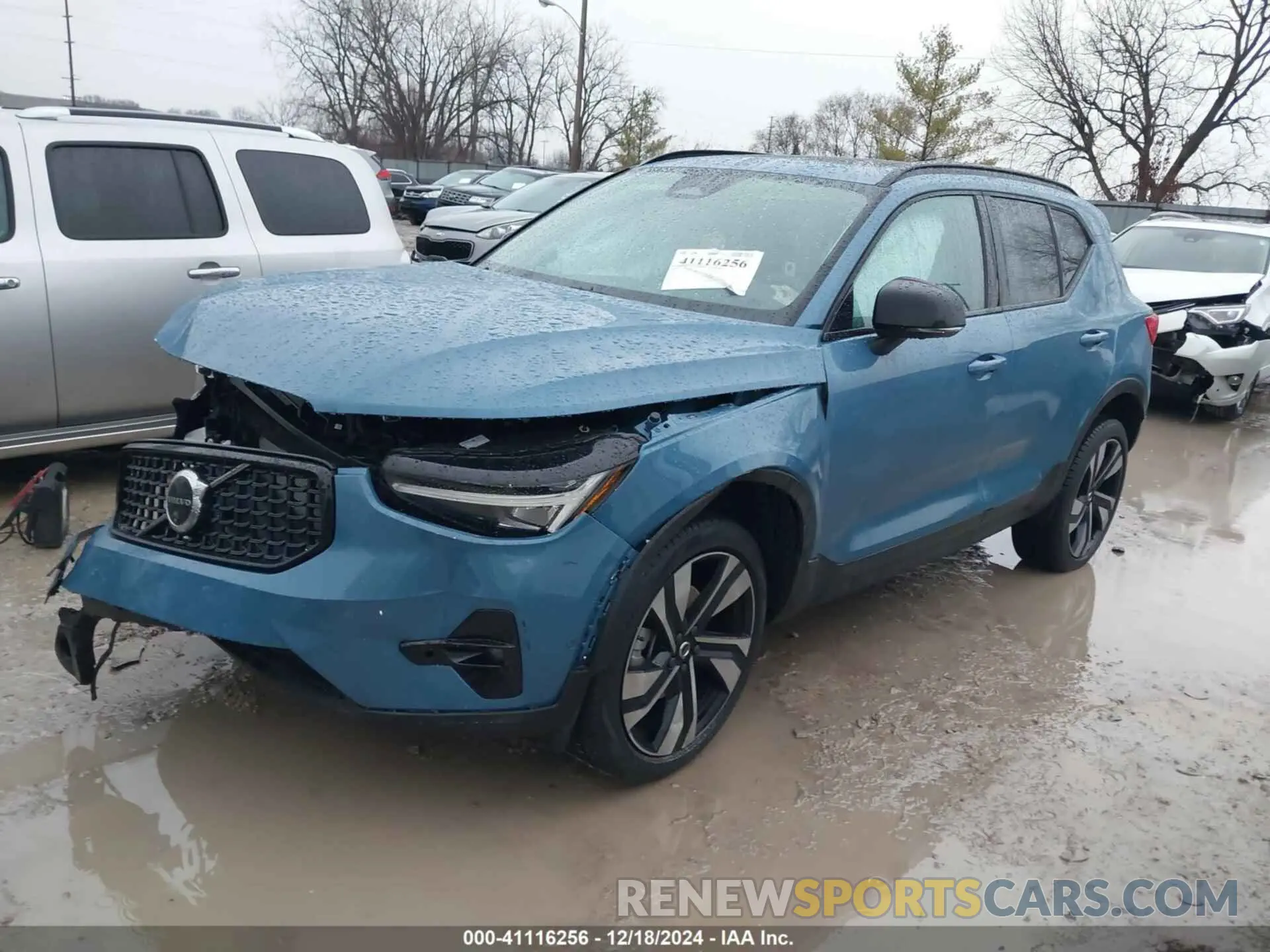 2 fotografías del automóvil dañado YV4L12UL2R2359133 VOLVO XC40 2024