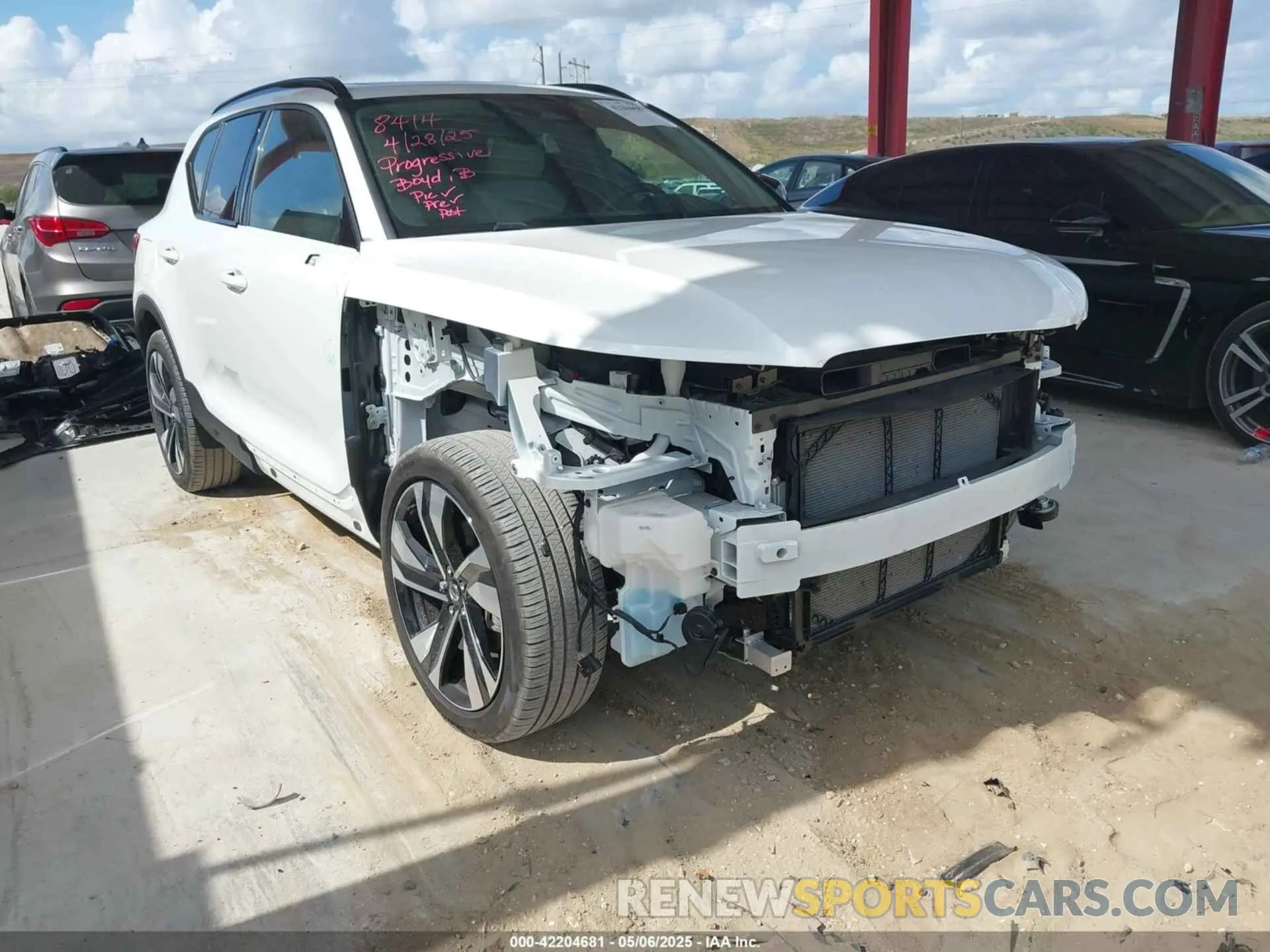1 fotografías del automóvil dañado YV4L12UL7R2215271 VOLVO XC40 2024