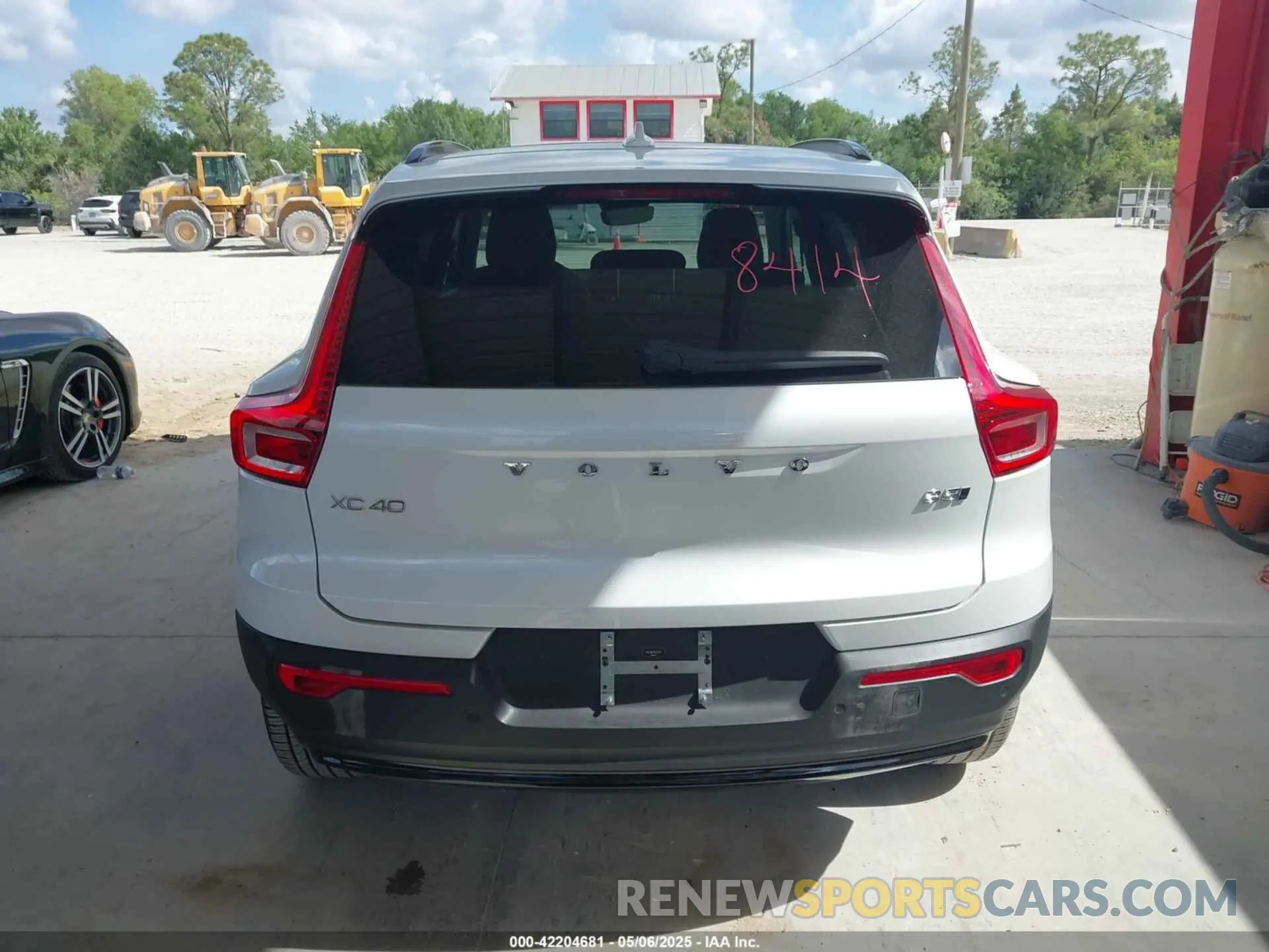 17 fotografías del automóvil dañado YV4L12UL7R2215271 VOLVO XC40 2024