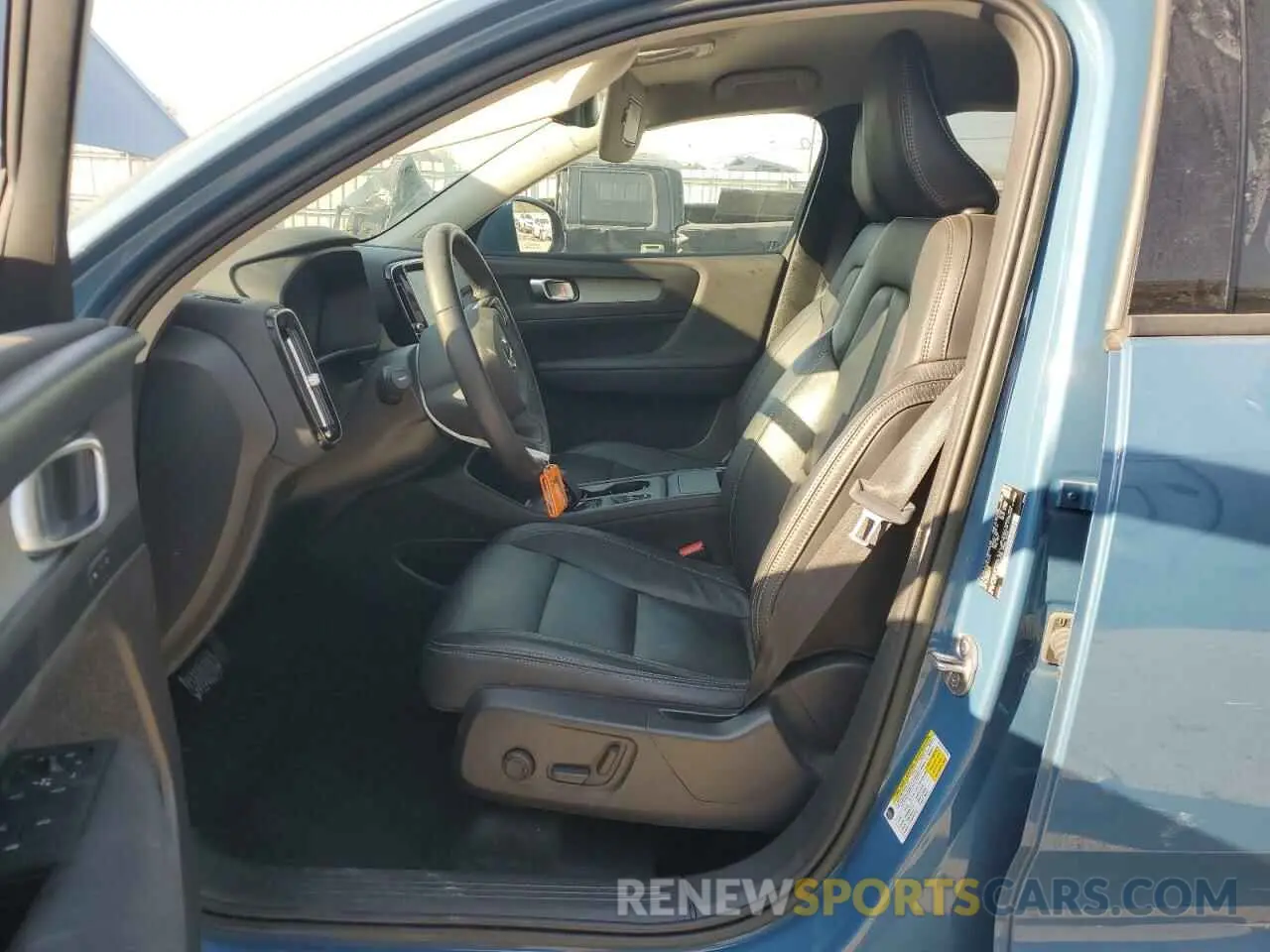 7 fotografías del automóvil dañado YV4K92HK5P2921416 VOLVO XC40 CORE 2023